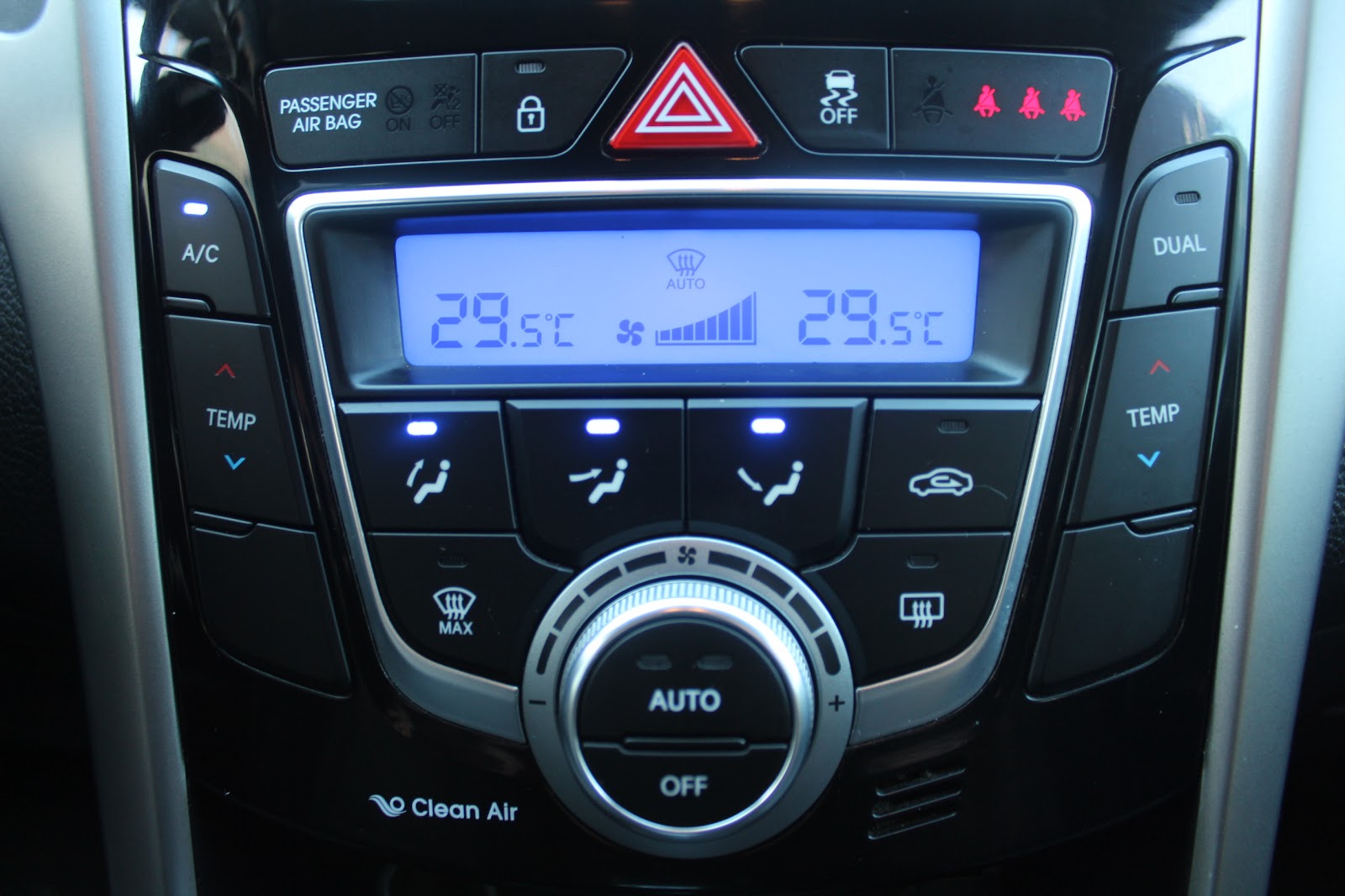 Foto 13 de HYUNDAI I30 2013 en venta en CSV Motor VALDEFUENTES