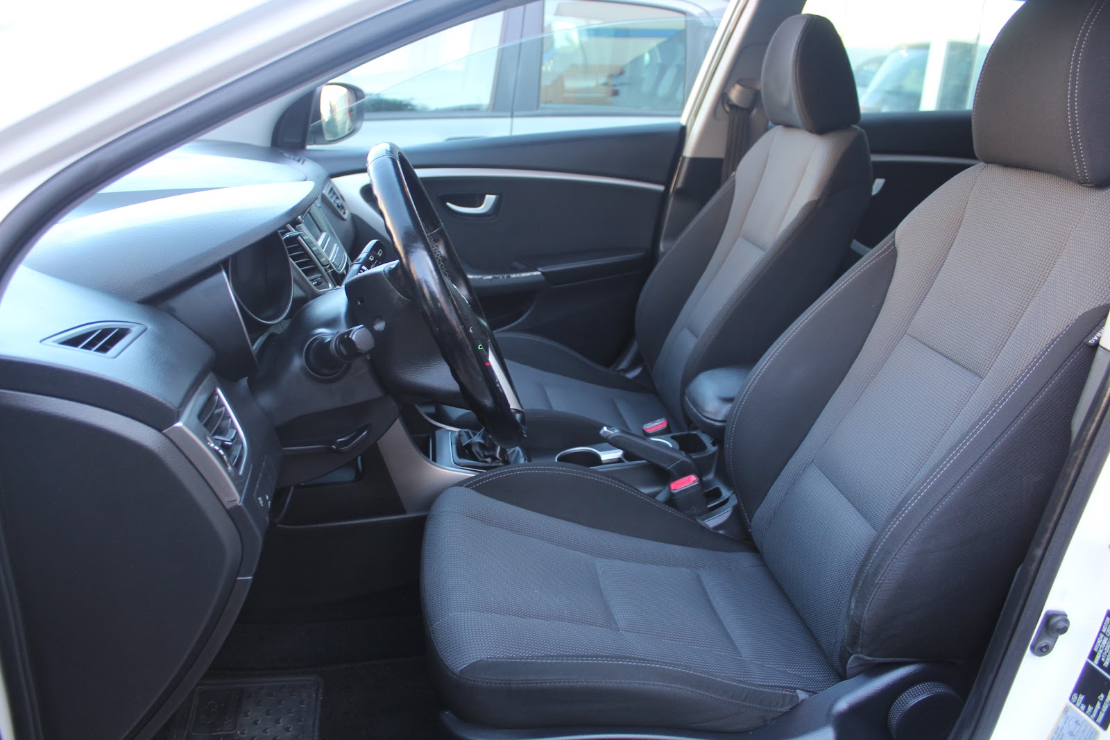 Foto 6 de HYUNDAI I30 2013 en venta en CSV Motor VALDEFUENTES