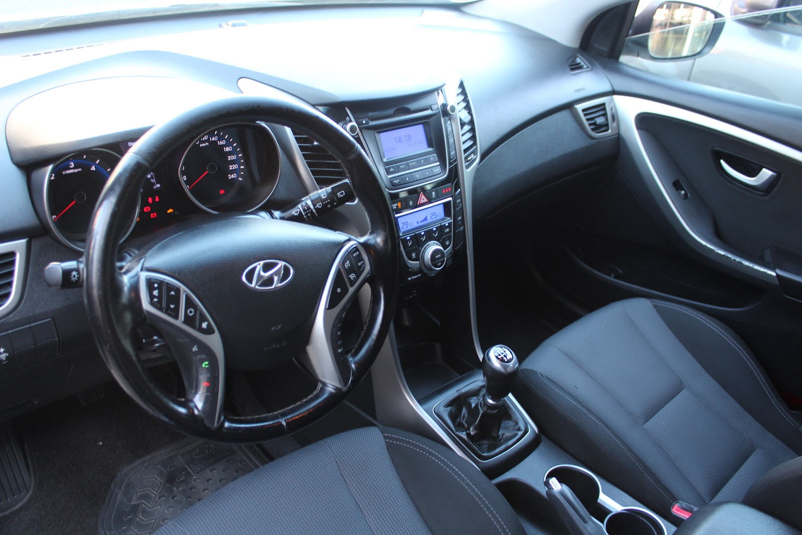 Foto 9 de HYUNDAI I30 2013 en venta en CSV Motor VALDEFUENTES