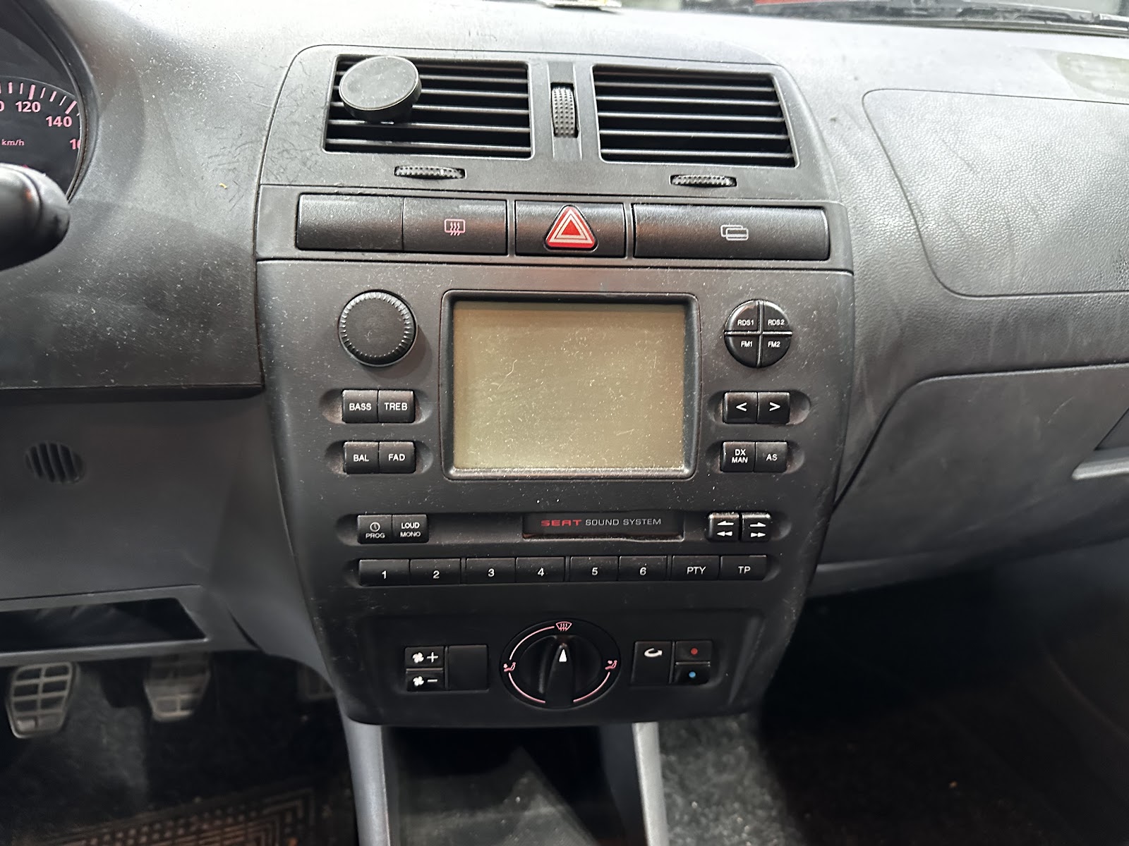 Foto 10 de SEAT CORDOBA 2001 en venta en CSV Motor VALDEFUENTES
