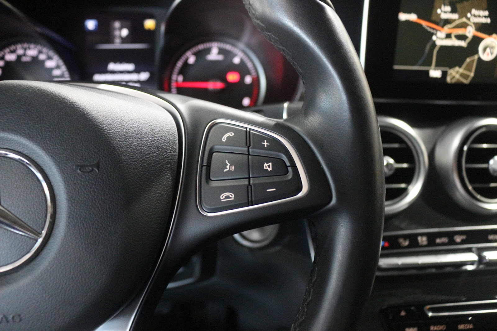Foto 11 de MERCEDES CLASE GLC 2016 en venta en CSV Motor VALDEFUENTES