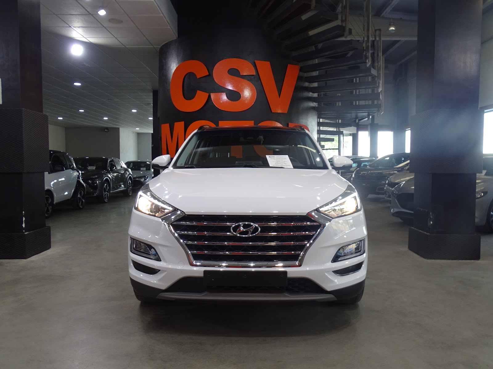 Foto 2 de HYUNDAI TUCSON 2023 en venta en CSV Motor VALDEFUENTES