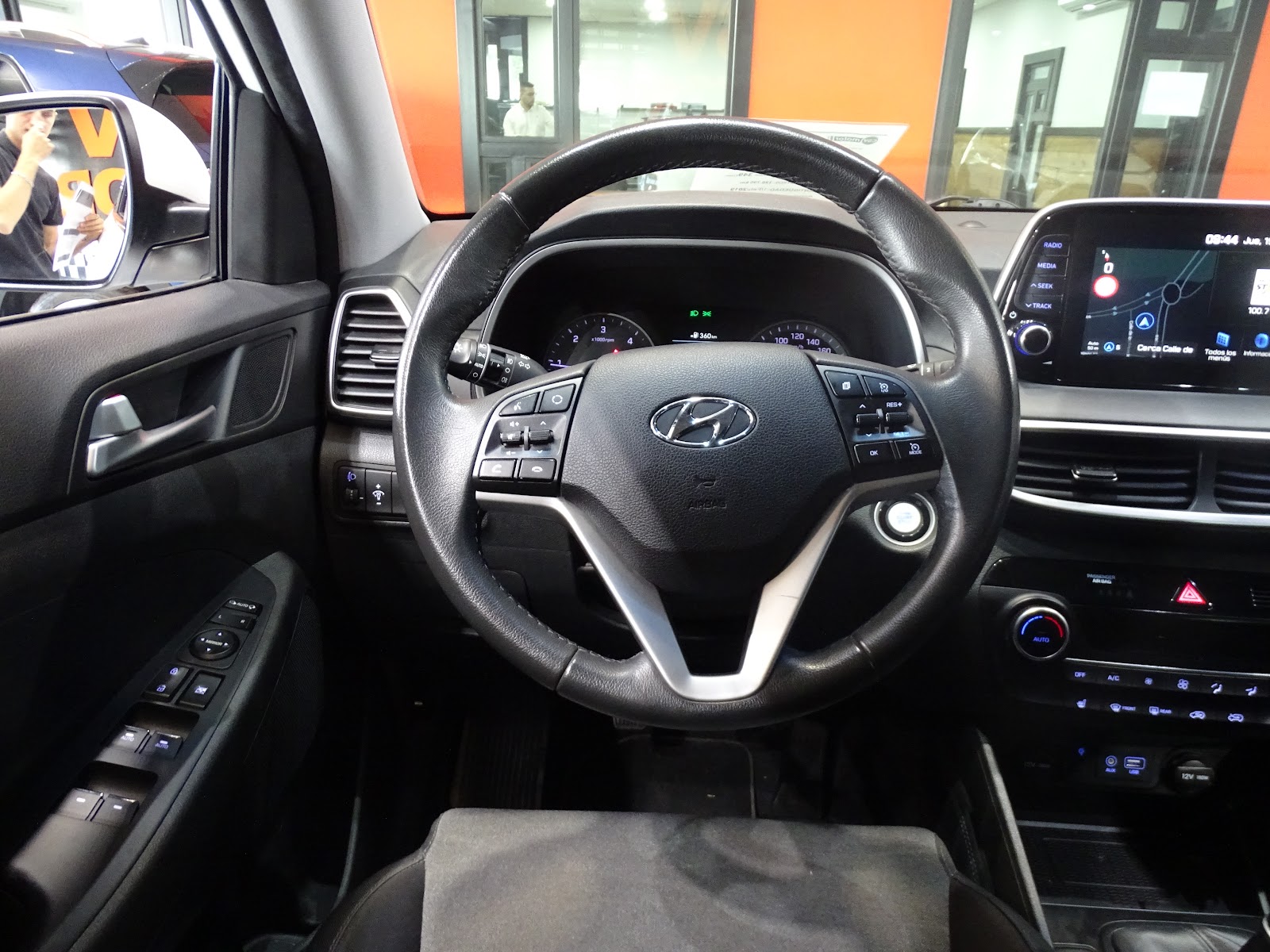 Foto 11 de HYUNDAI TUCSON 2023 en venta en CSV Motor VALDEFUENTES
