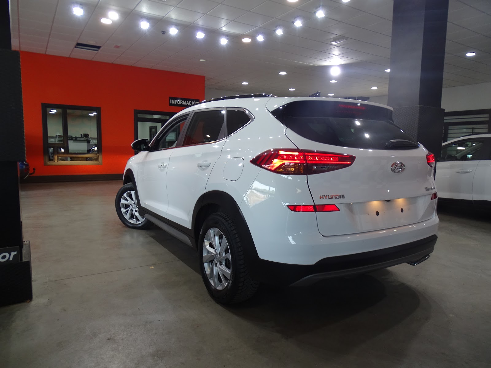 Foto 4 de HYUNDAI TUCSON 2023 en venta en CSV Motor VALDEFUENTES