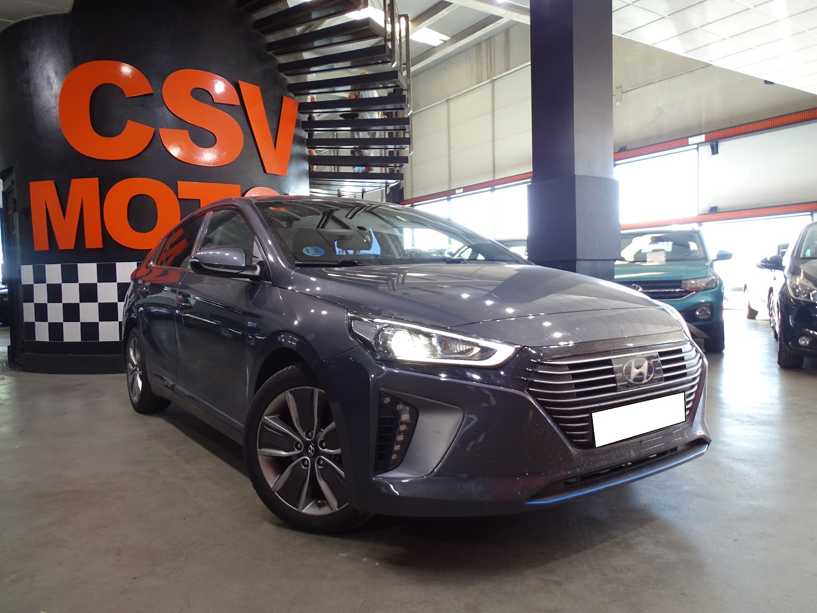 Foto 3 de HYUNDAI IONIQ 2023 en venta en CSV Motor VALDEFUENTES