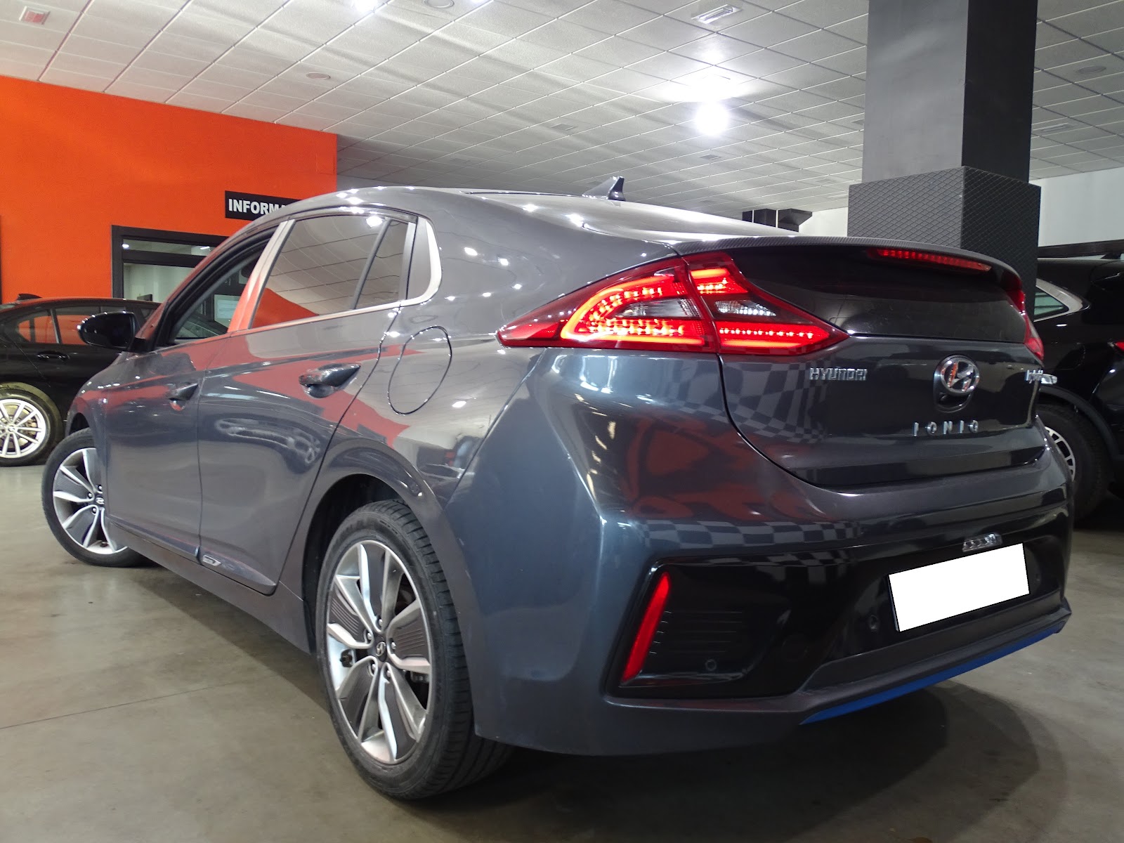 Foto 4 de HYUNDAI IONIQ 2023 en venta en CSV Motor VALDEFUENTES