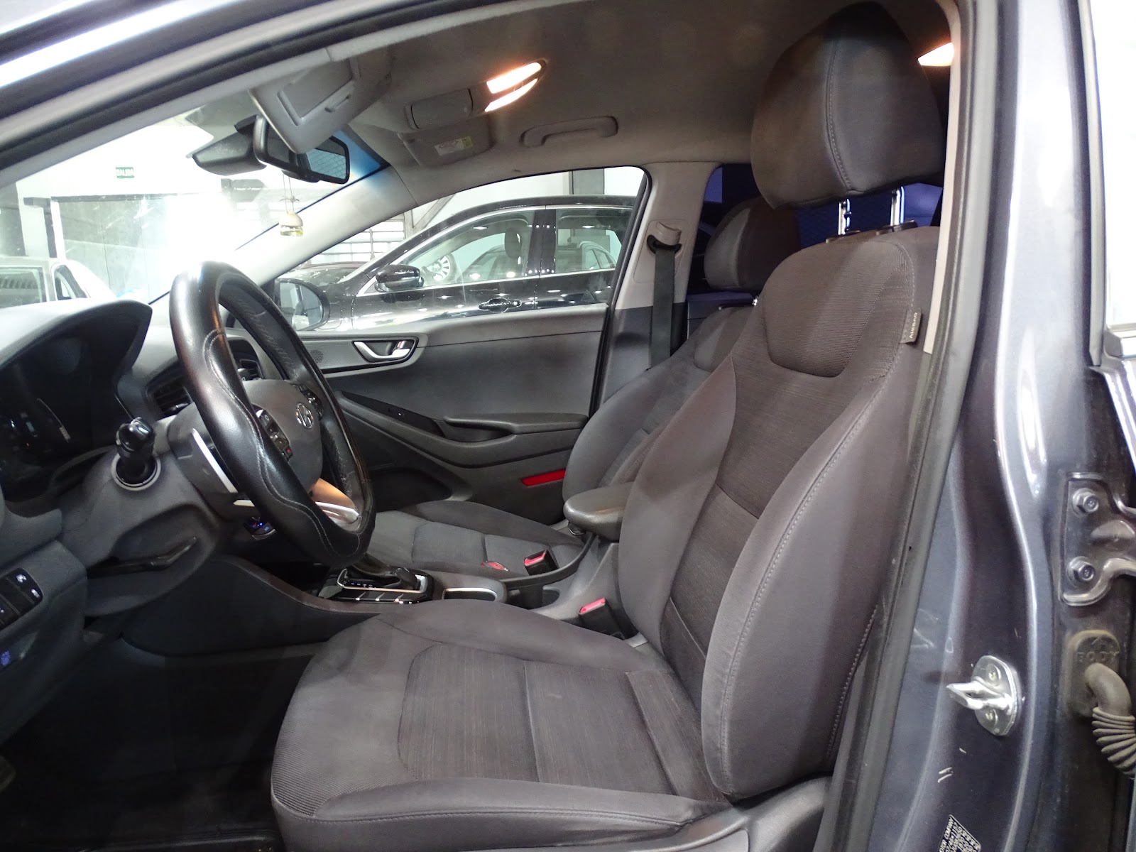 Foto 8 de HYUNDAI IONIQ 2023 en venta en CSV Motor VALDEFUENTES
