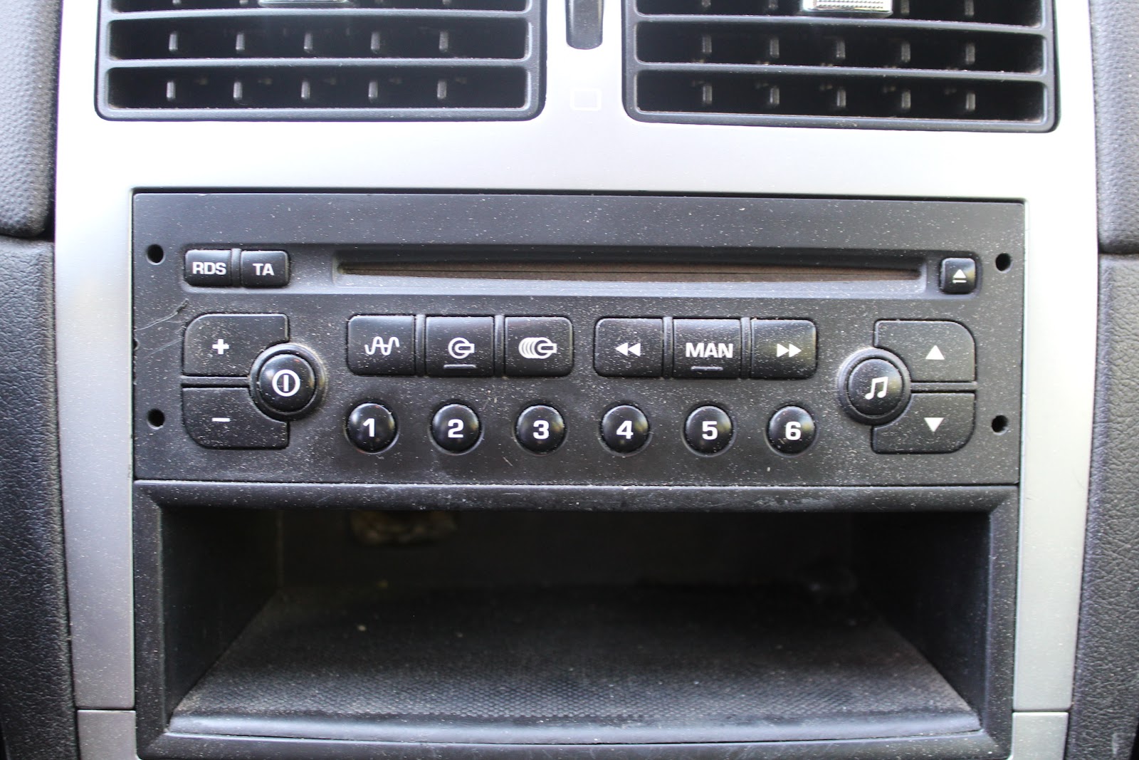 Foto 15 de PEUGEOT 307 2005 en venta en CSV Motor VALDEFUENTES