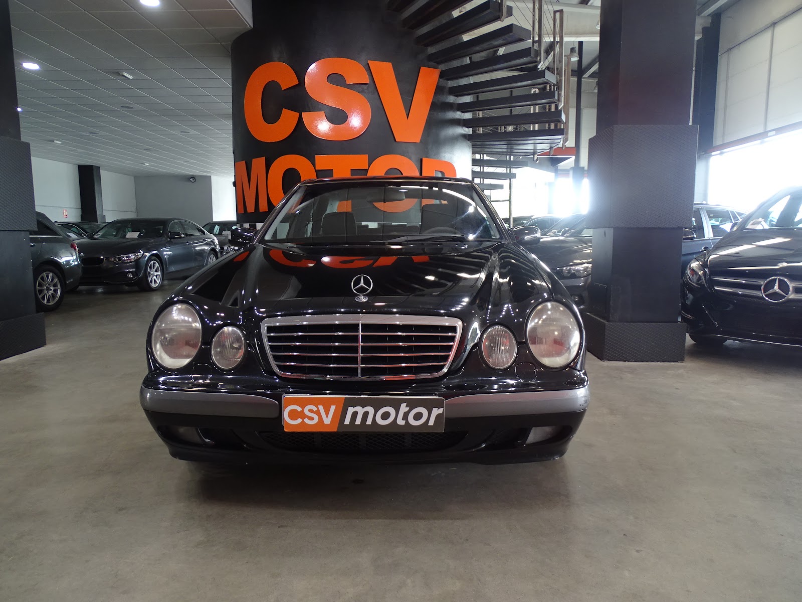 Foto 2 de MERCEDES E220 2000 en venta en CSV Motor VALDEFUENTES