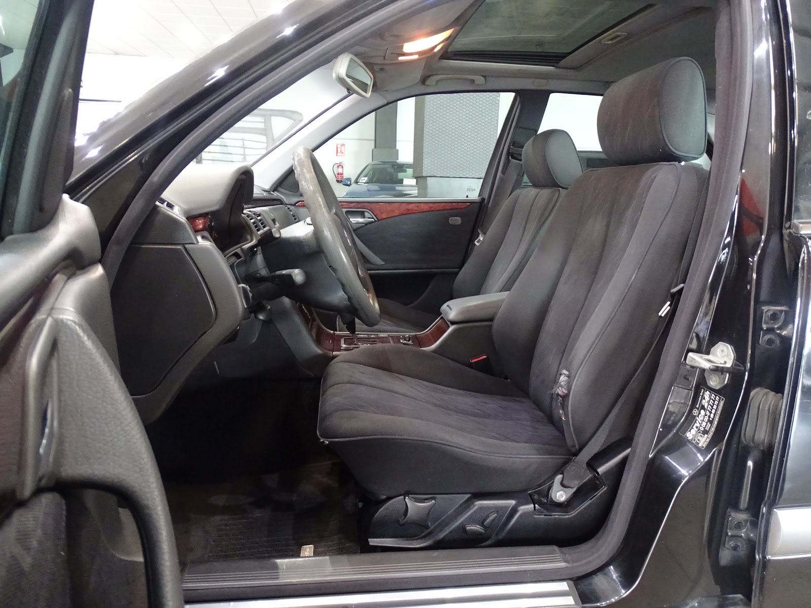 Foto 6 de MERCEDES E220 2000 en venta en CSV Motor VALDEFUENTES
