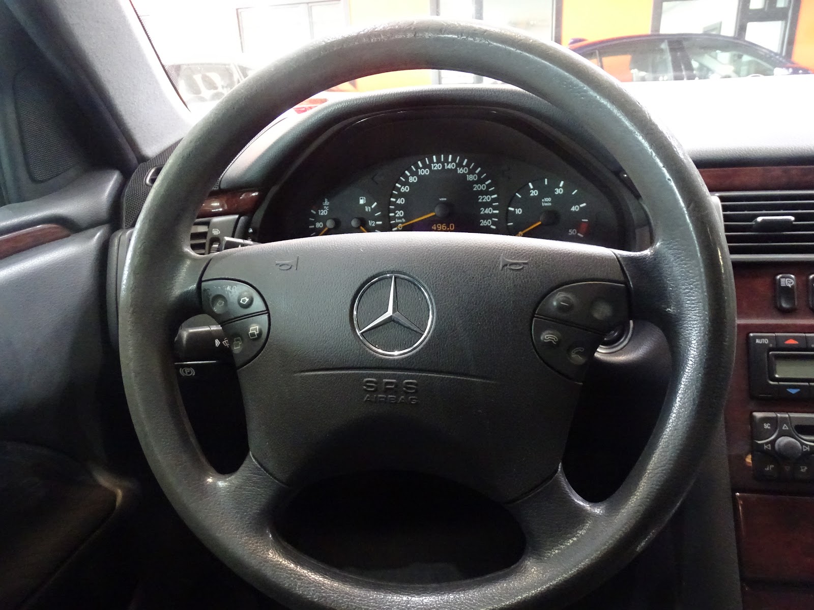 Foto 8 de MERCEDES E220 2000 en venta en CSV Motor VALDEFUENTES