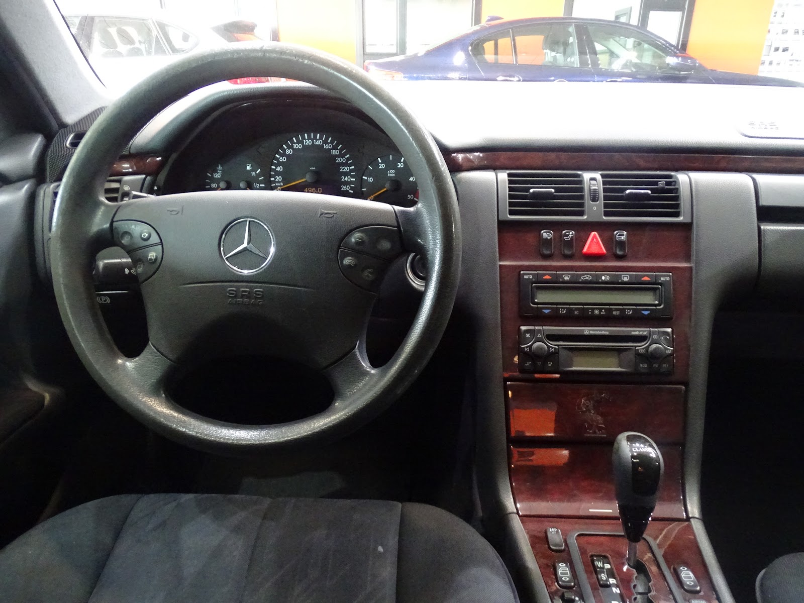 Foto 9 de MERCEDES E220 2000 en venta en CSV Motor VALDEFUENTES