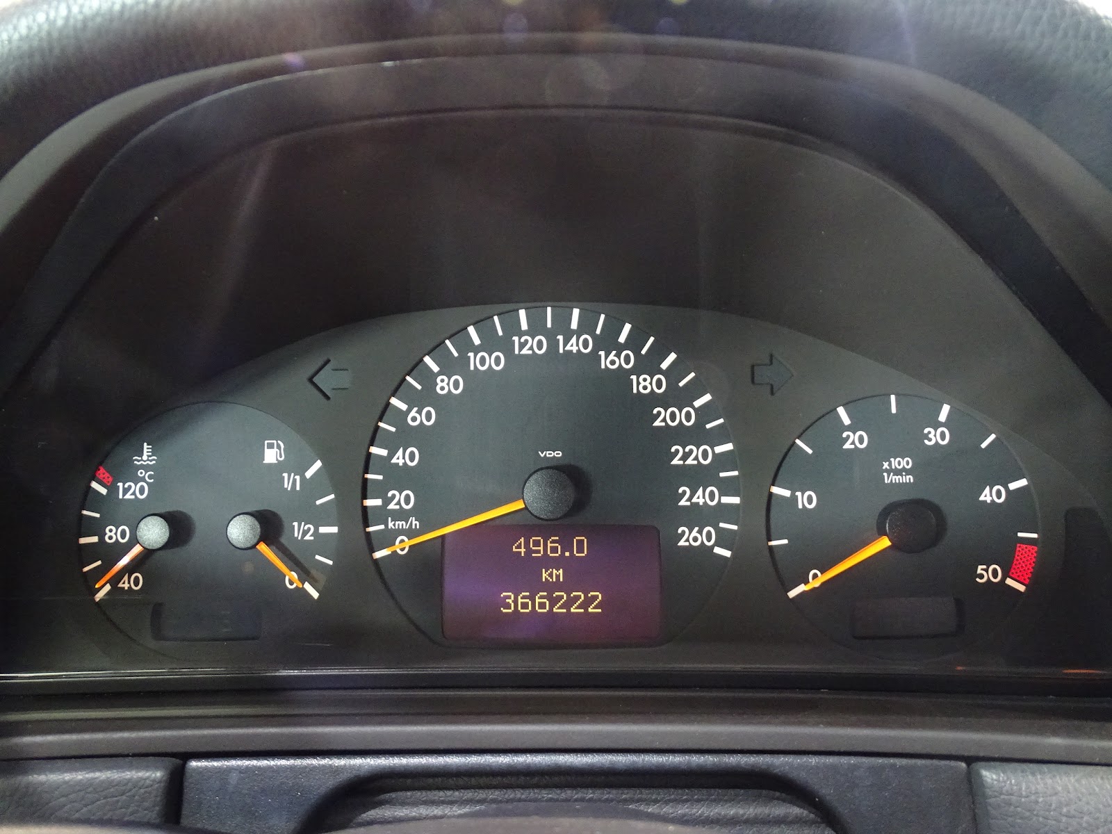Foto 10 de MERCEDES E220 2000 en venta en CSV Motor VALDEFUENTES