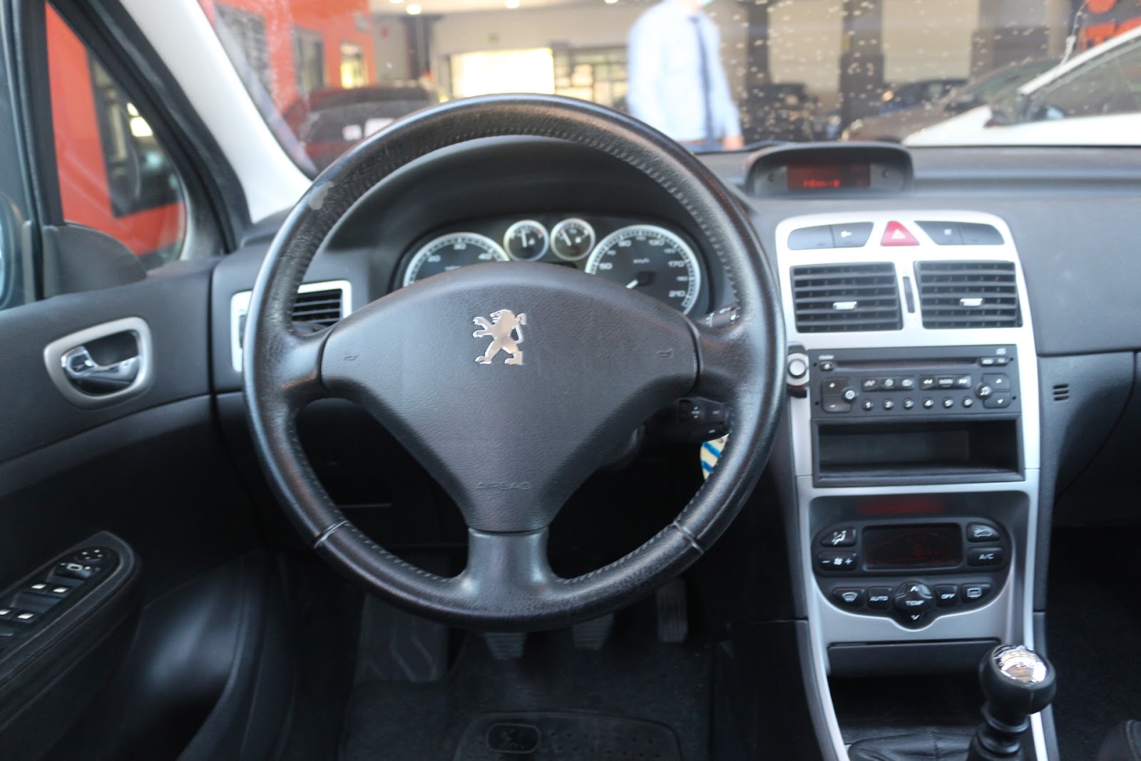 Foto 16 de PEUGEOT 307 2004 en venta en CSV Motor VALDEFUENTES