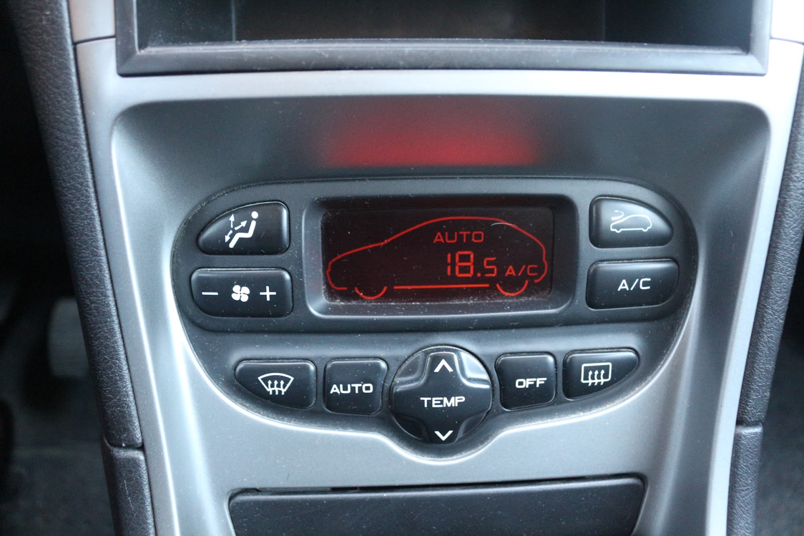 Foto 7 de PEUGEOT 307 2004 en venta en CSV Motor VALDEFUENTES