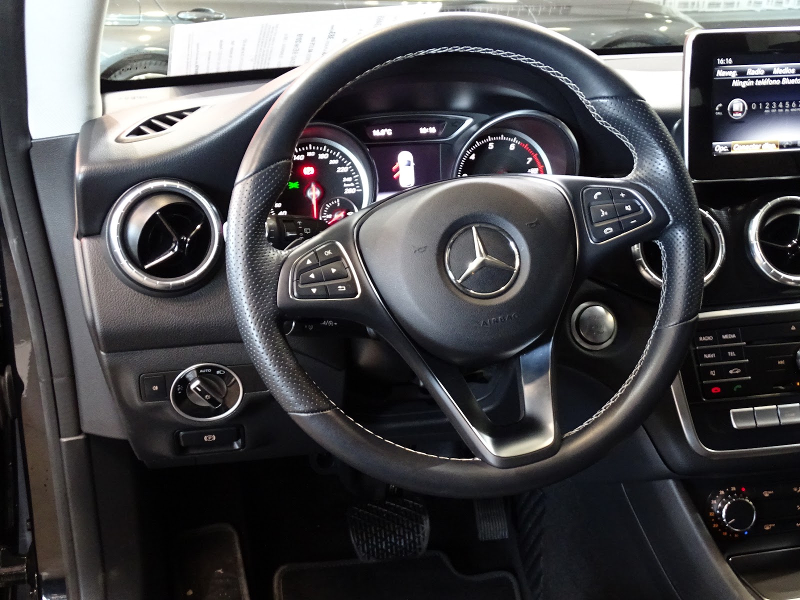 Foto 8 de MERCEDES CLASE CLA 2019 en venta en CSV Motor VALDEFUENTES