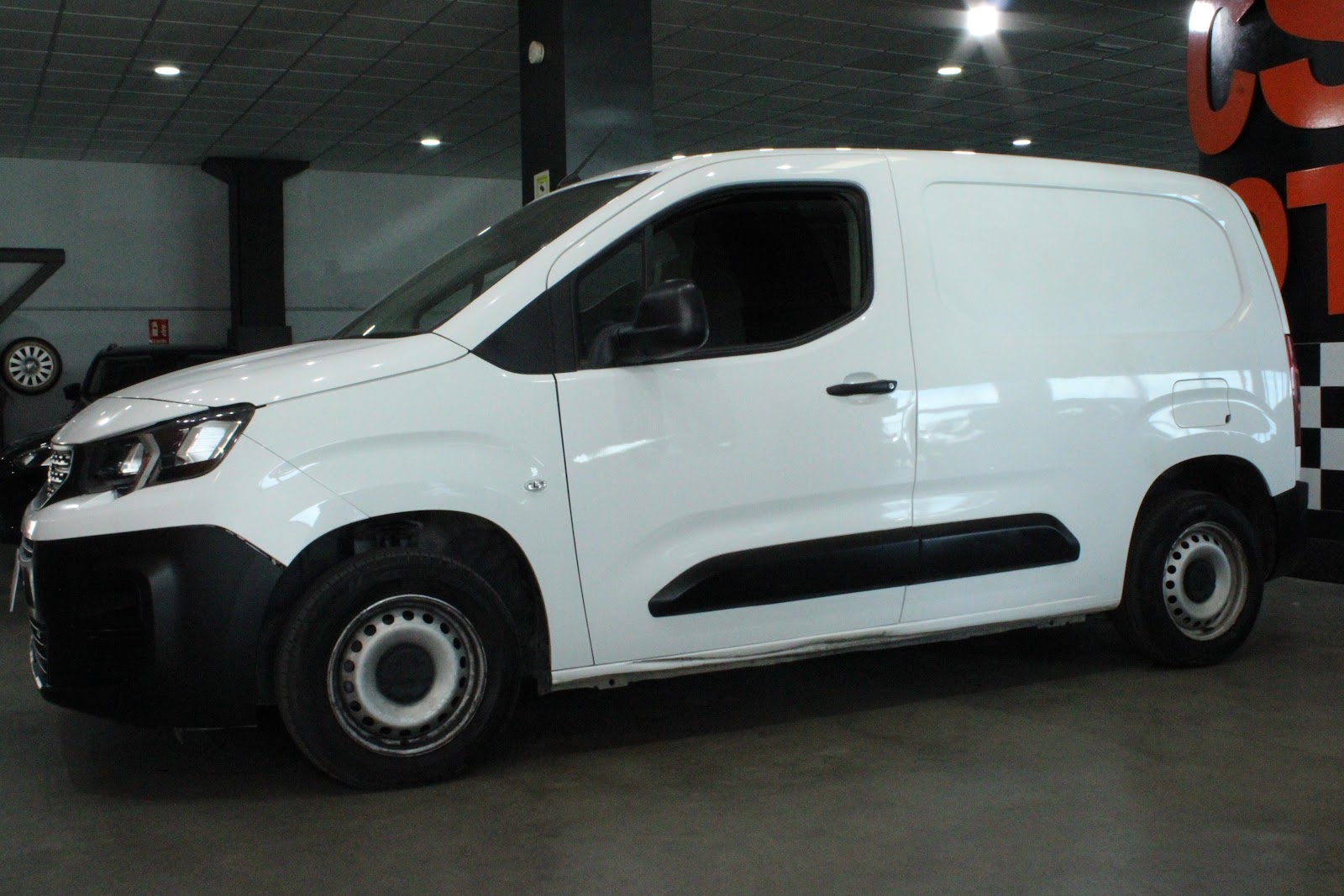 Foto 2 de PEUGEOT PARTNER 2018 en venta en CSV Motor VALDEFUENTES