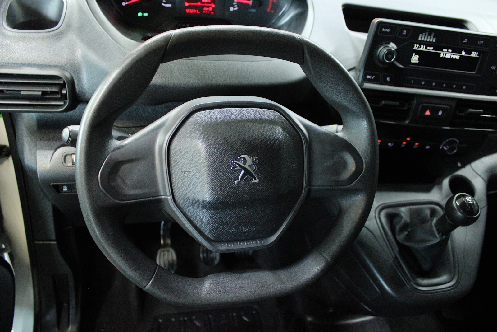 Foto 17 de PEUGEOT PARTNER 2018 en venta en CSV Motor VALDEFUENTES