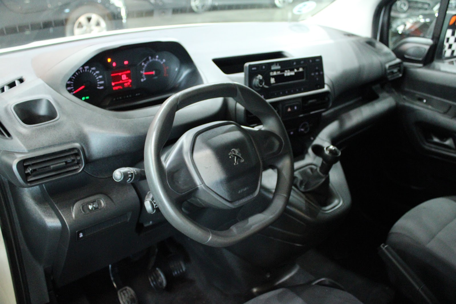 Foto 18 de PEUGEOT PARTNER 2018 en venta en CSV Motor VALDEFUENTES