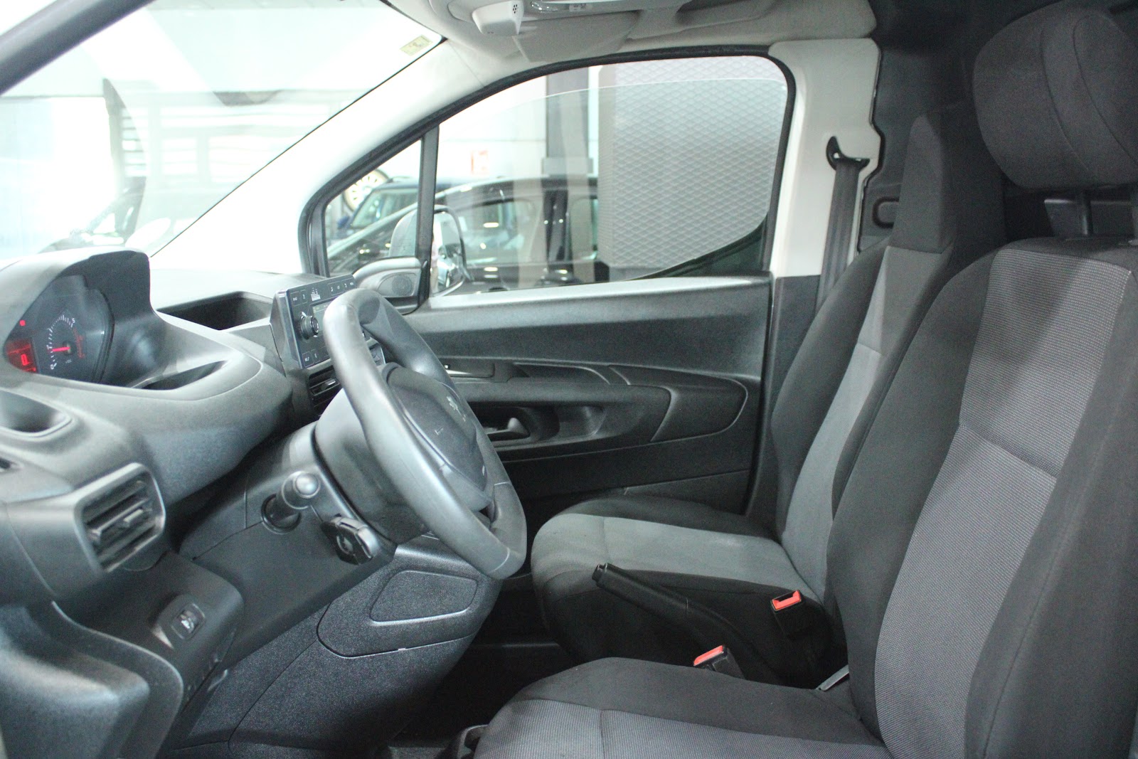 Foto 19 de PEUGEOT PARTNER 2018 en venta en CSV Motor VALDEFUENTES