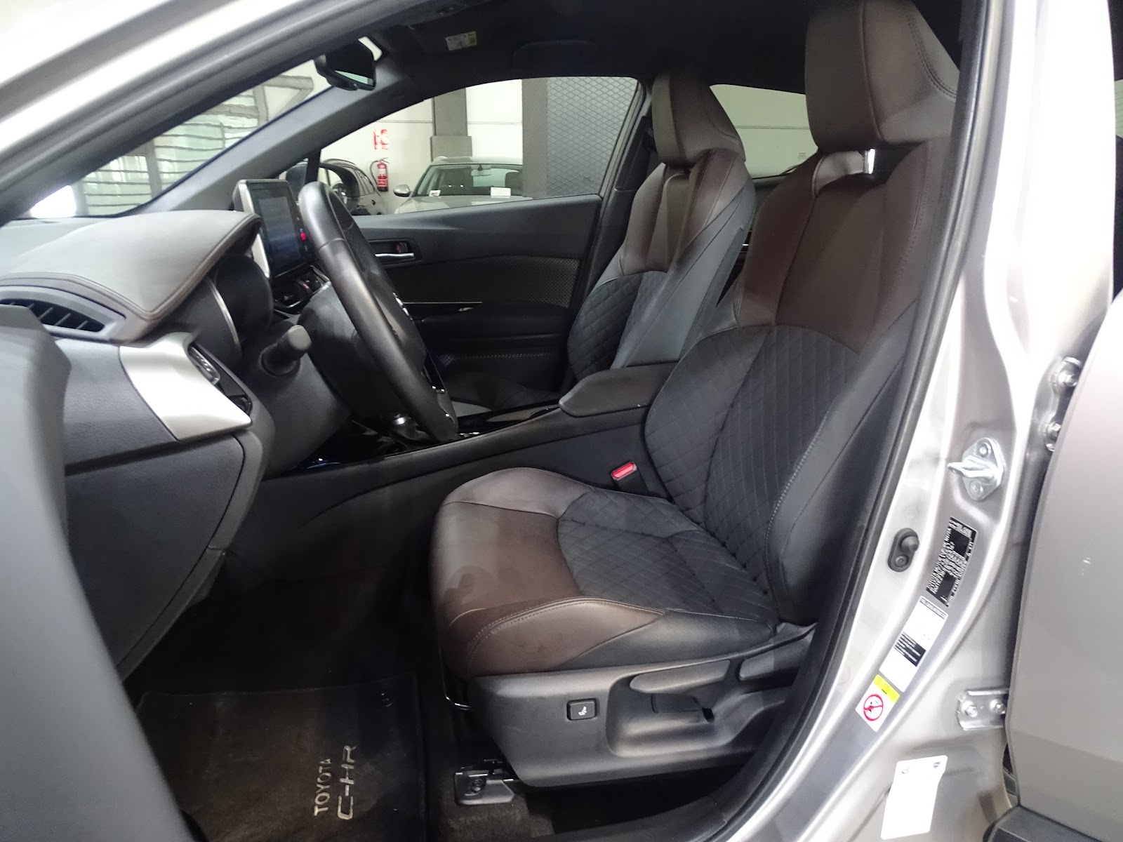 Foto 5 de TOYOTA C-HR 2019 en venta en CSV Motor VALDEFUENTES