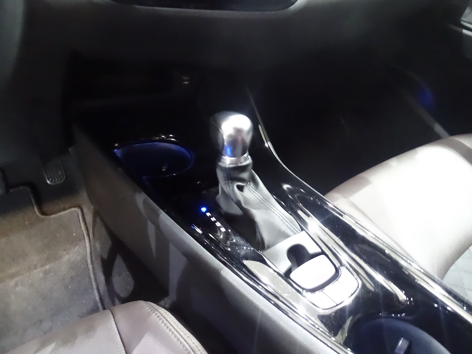 Foto 8 de TOYOTA C-HR 2019 en venta en CSV Motor VALDEFUENTES