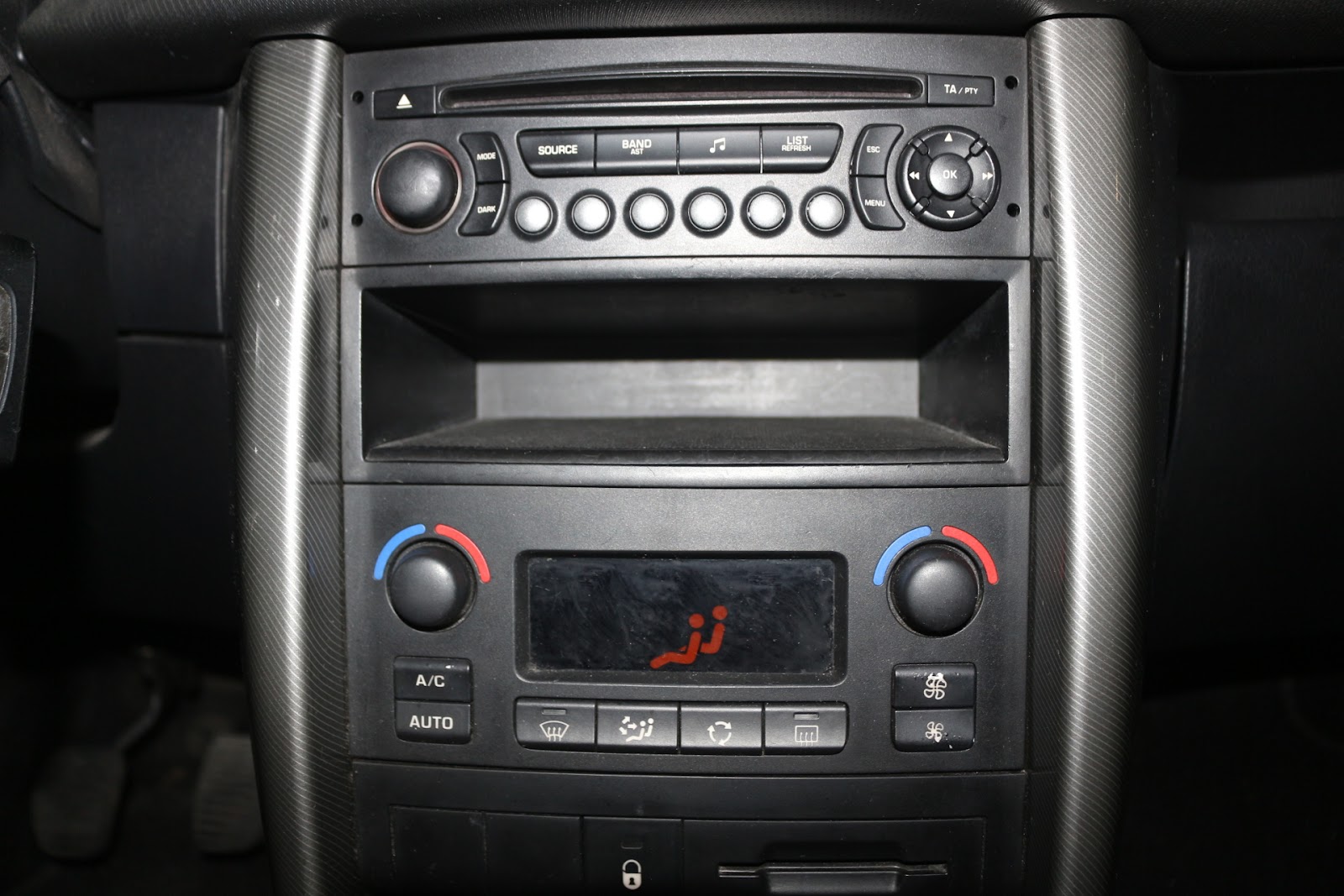 Foto 16 de PEUGEOT 207 2006 en venta en CSV Motor VALDEFUENTES