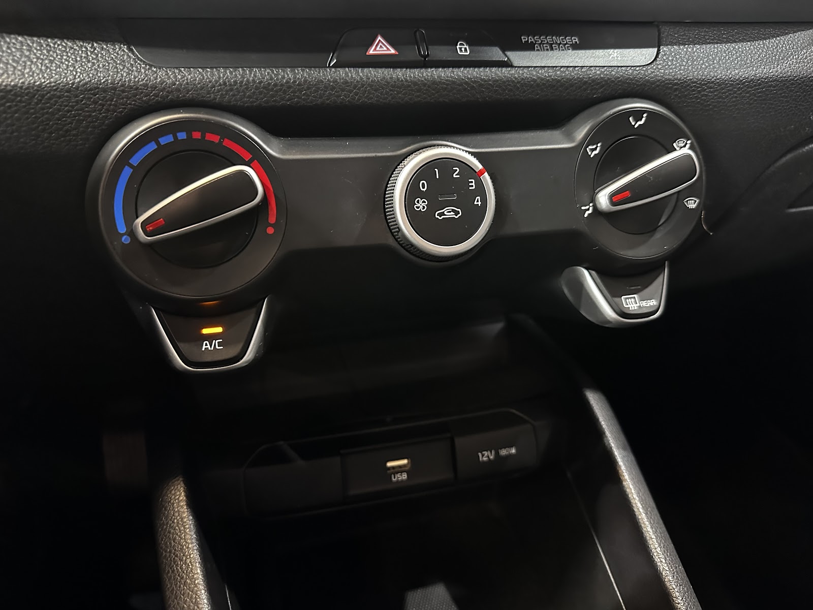 Foto 19 de KIA STONIC 2021 en venta en CSV Motor VALDEFUENTES