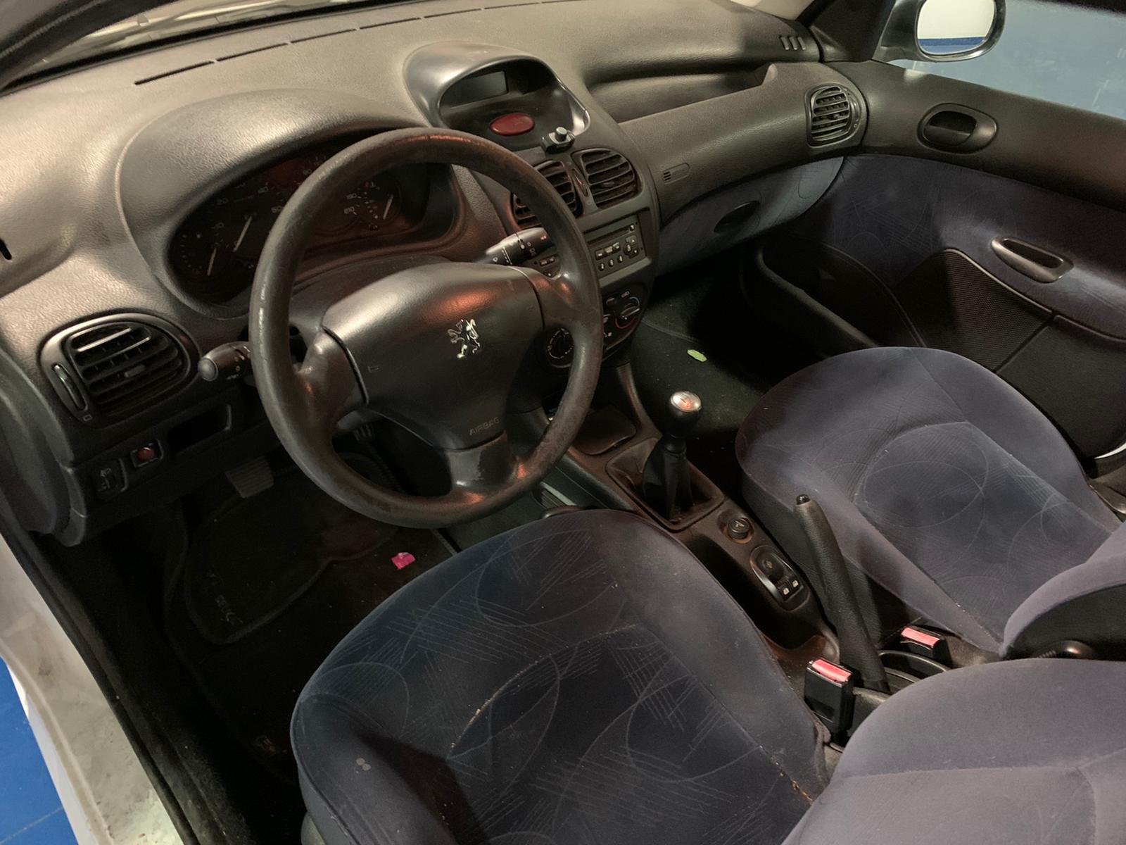 Foto 8 de PEUGEOT 206 1907 en venta en CSV Motor VALDEFUENTES