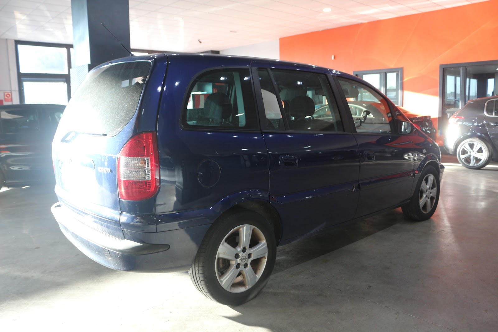 Foto 3 de OPEL ZAFIRA 2004 en venta en CSV Motor VALDEFUENTES