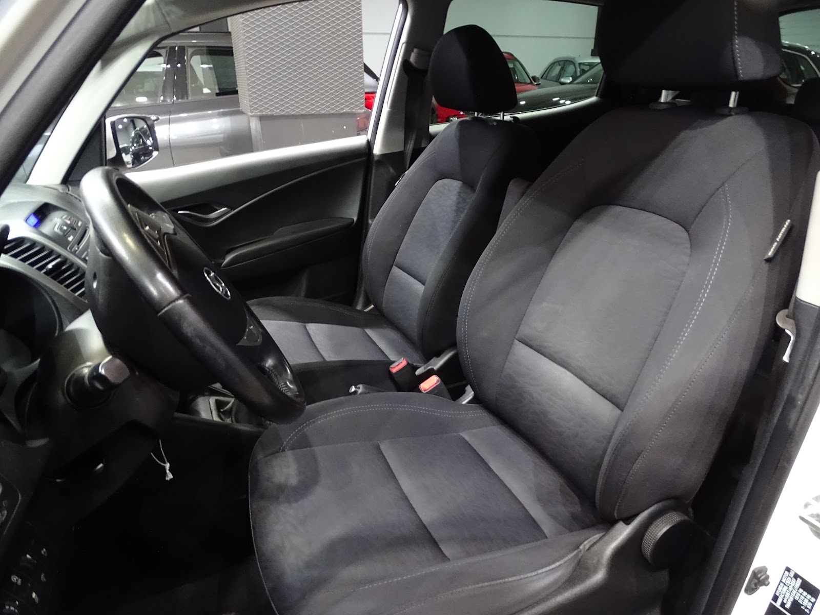 Foto 6 de HYUNDAI IX20 2014 en venta en CSV Motor VALDEFUENTES