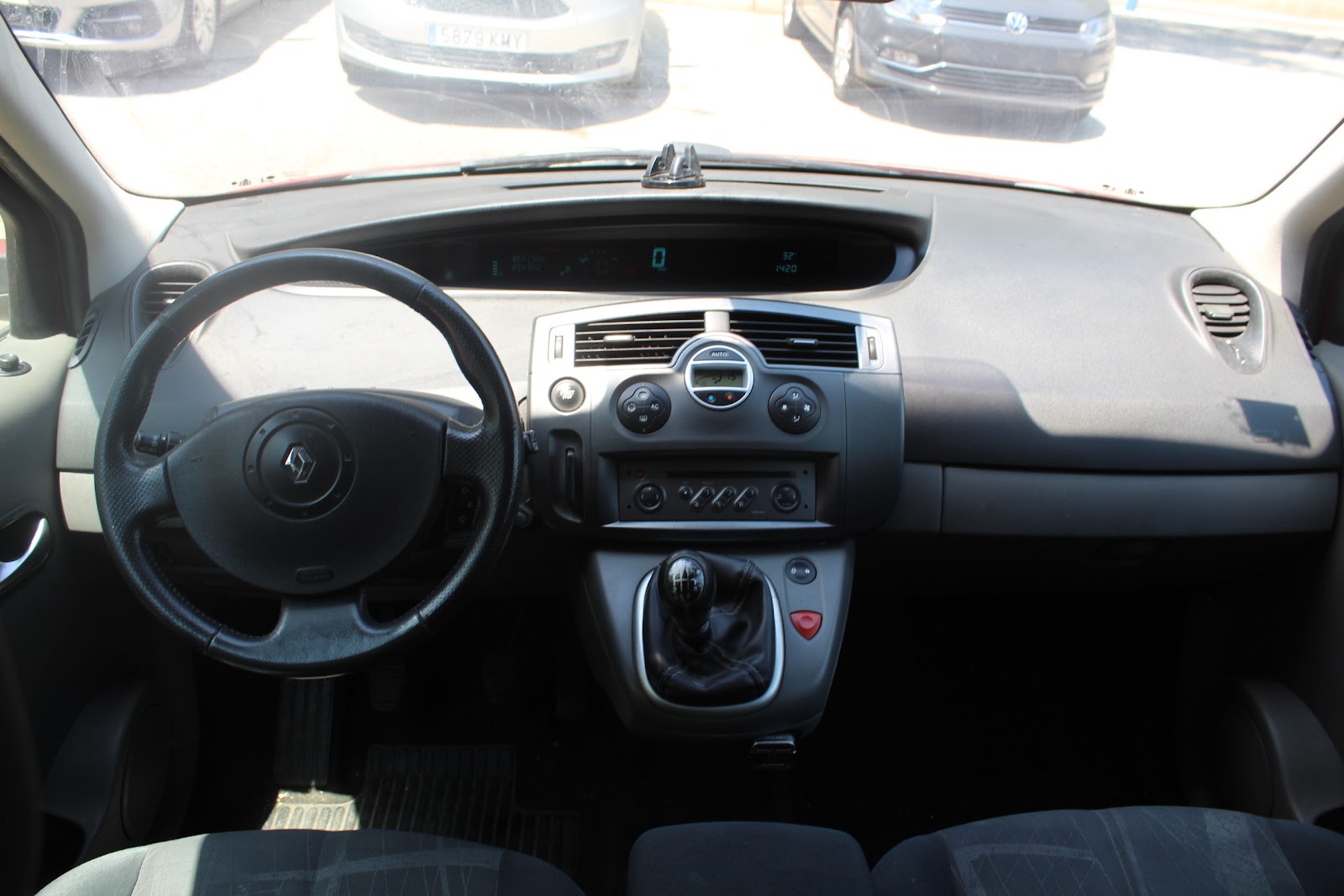 Foto 10 de RENAULT GRAND SCENIC 2004 en venta en CSV Motor VALDEFUENTES