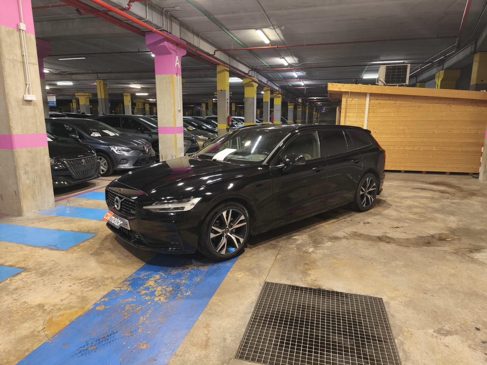 Foto 6 de Volvo V60 2019 en venta en CSV Motor VALDEFUENTES · color Negro