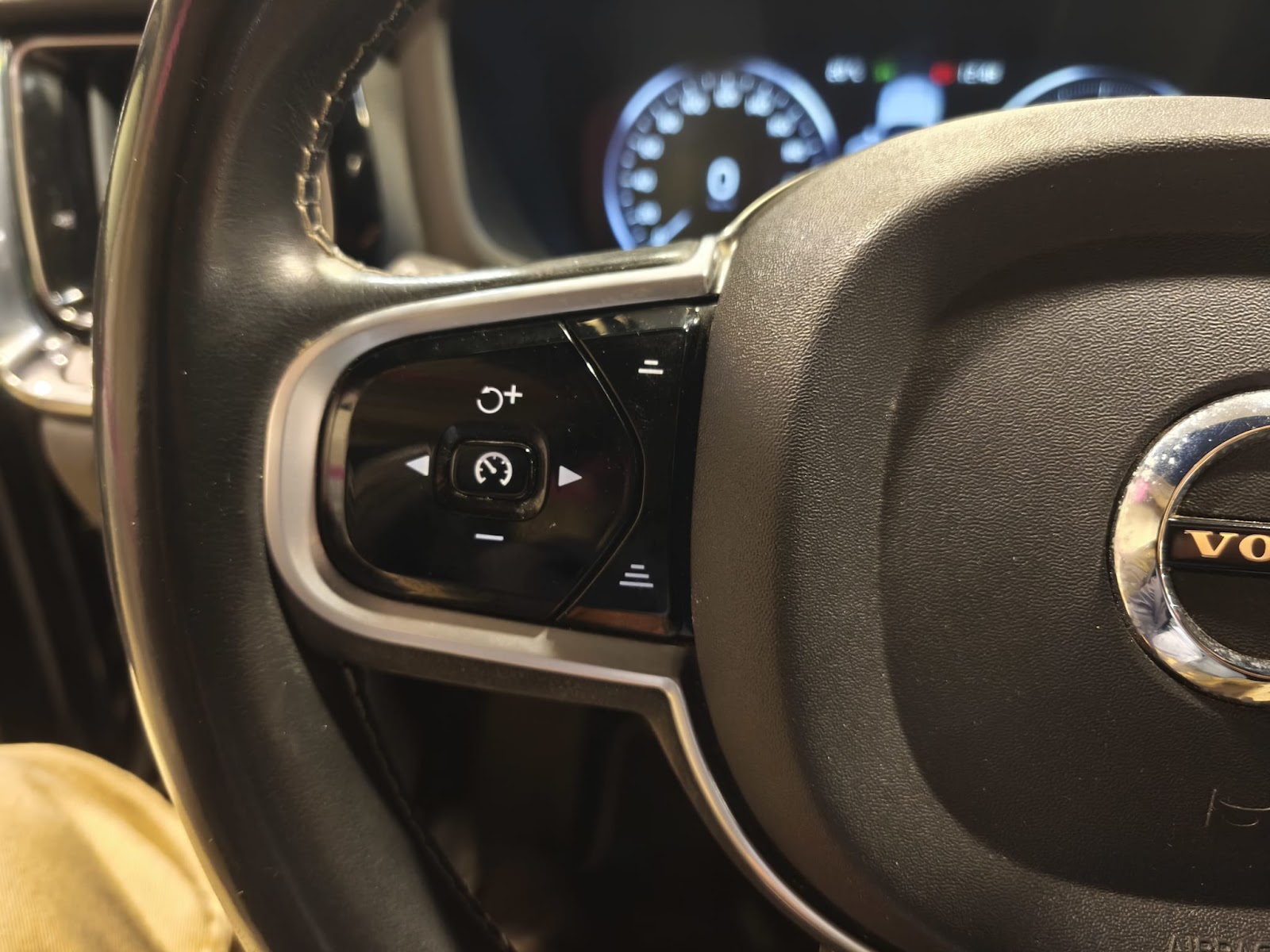 Foto 18 de VOLVO V60 2019 en venta en CSV Motor VALDEFUENTES
