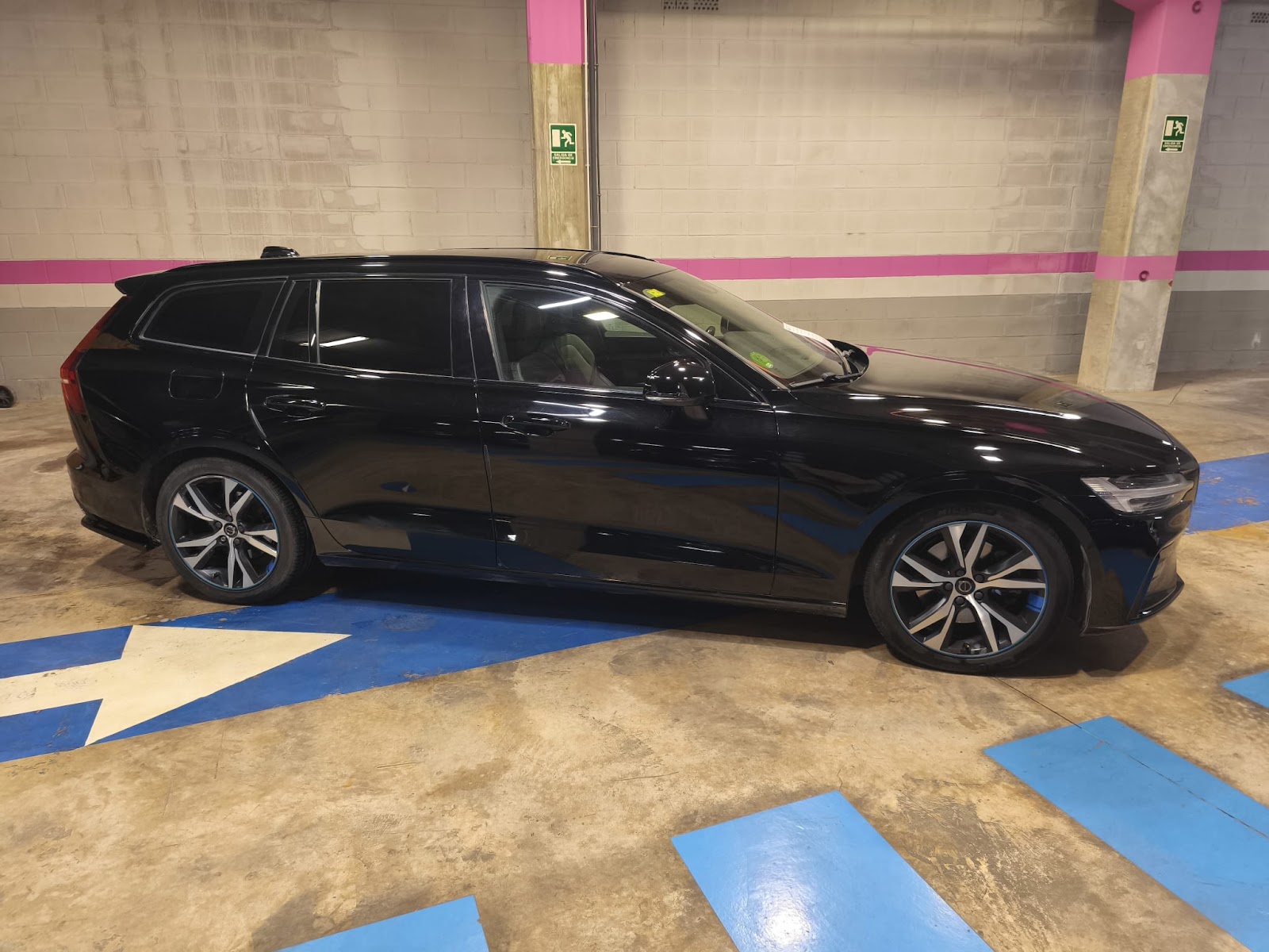 Foto 3 de VOLVO V60 2019 en venta en CSV Motor VALDEFUENTES