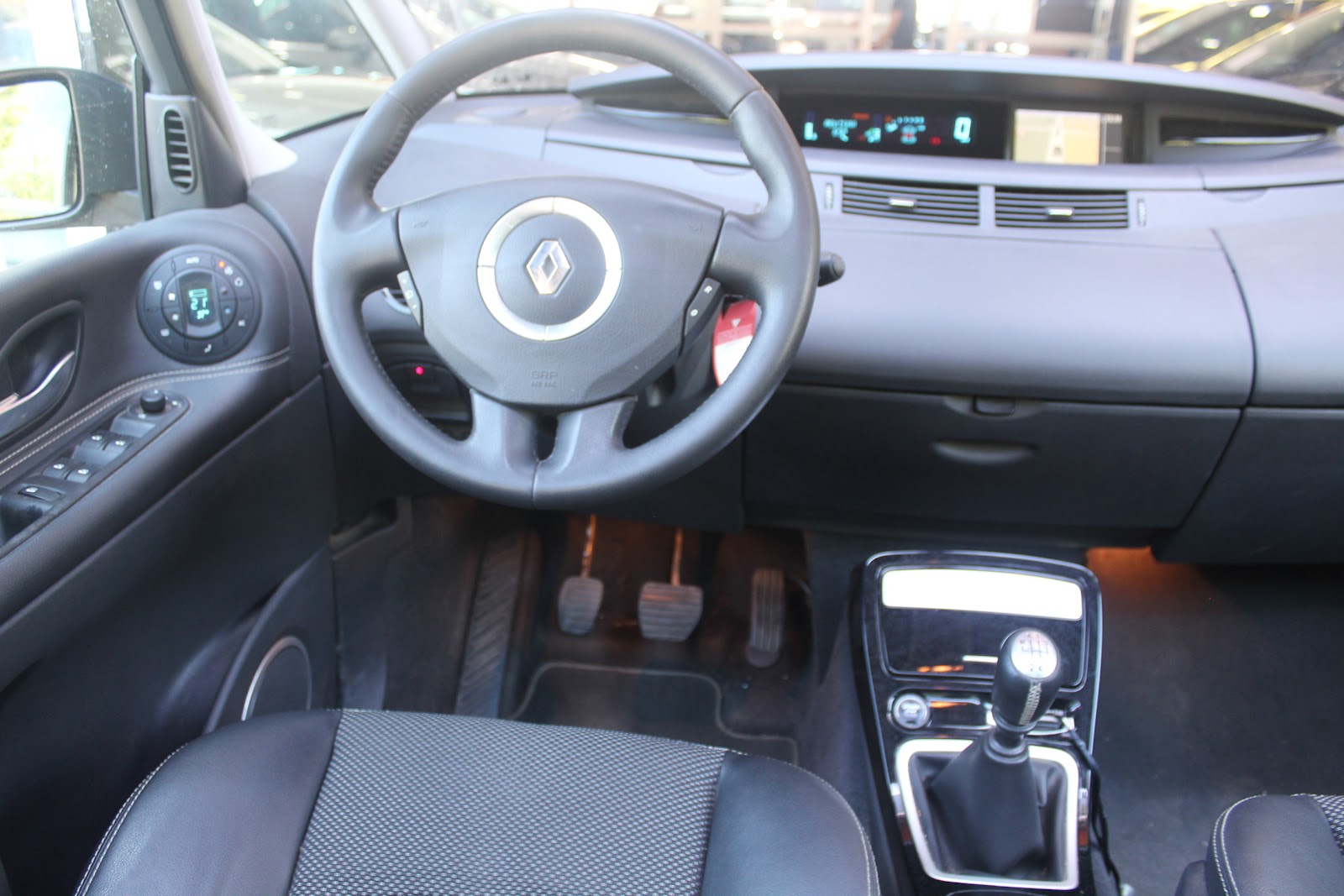 Foto 10 de RENAULT ESPACE 2011 en venta en CSV Motor VALDEFUENTES