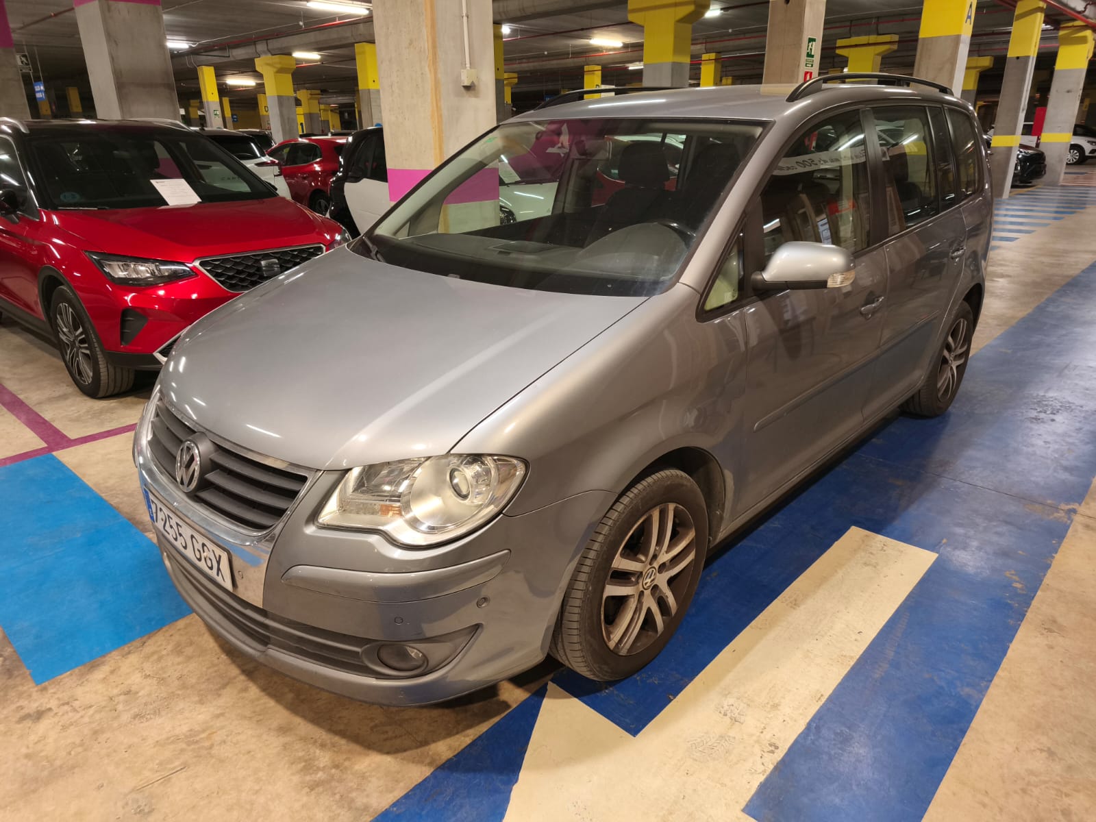 Foto 2 de Volkswagen Touran 2008 en venta en CSV Motor VALDEFUENTES · color Gris Metalizado