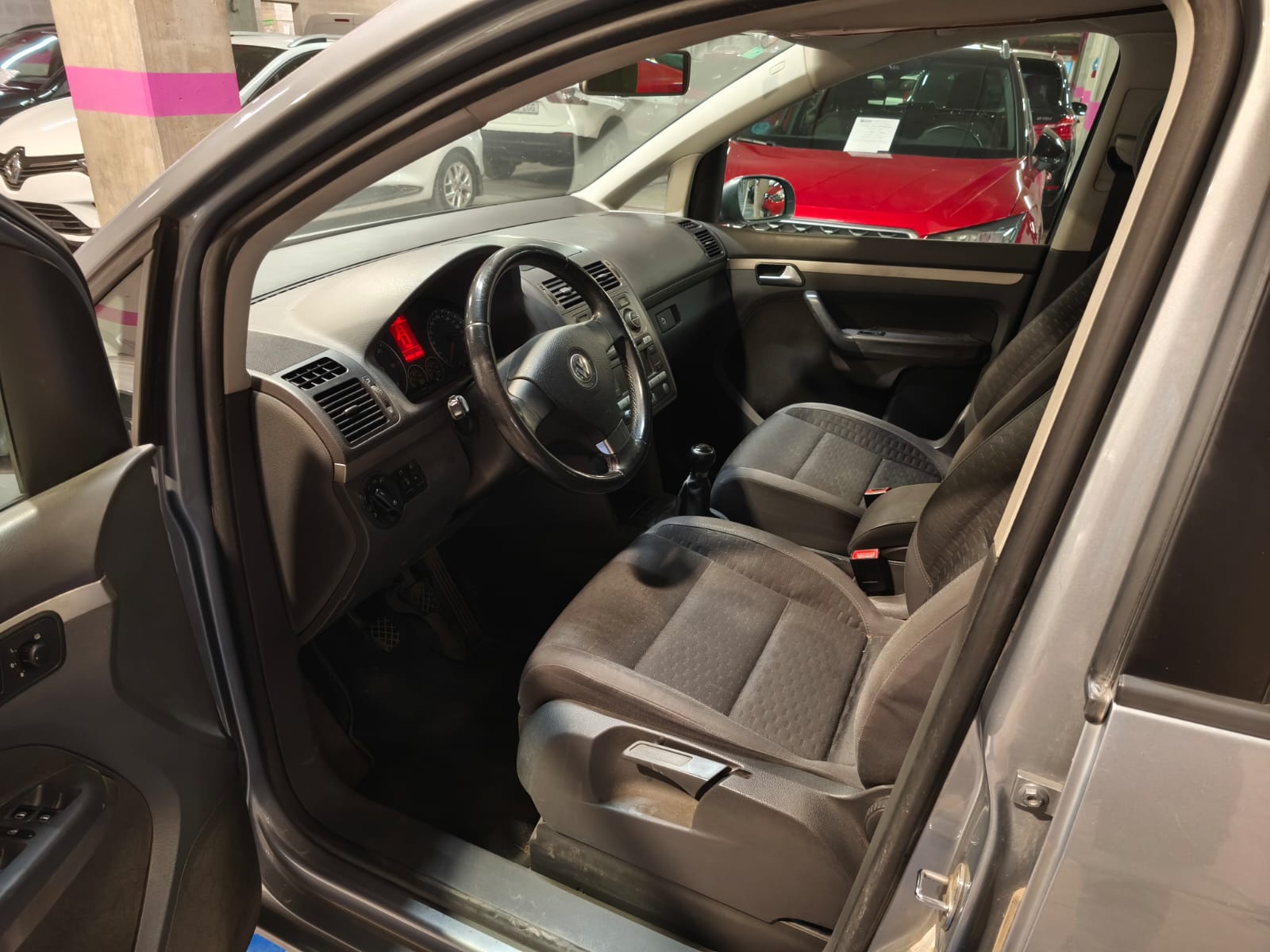 Foto 3 de VOLKSWAGEN TOURAN 2008 en venta en CSV Motor VALDEFUENTES