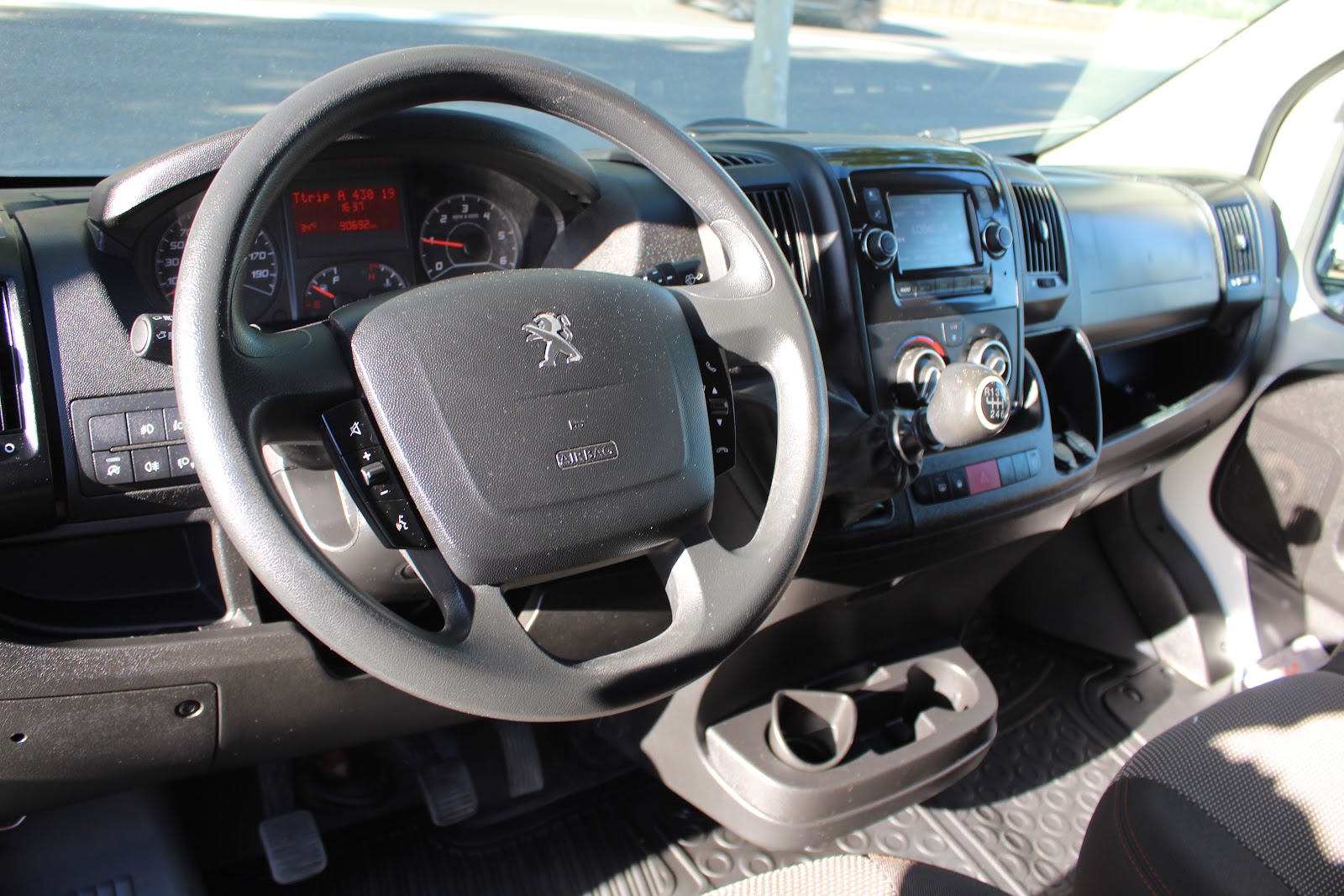 Foto 8 de PEUGEOT BOXER 2020 en venta en CSV Motor VALDEFUENTES