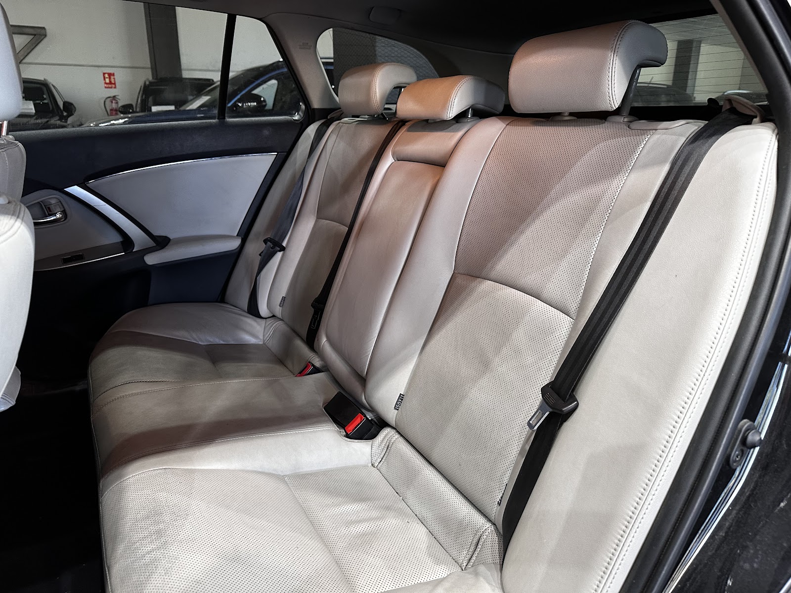 Foto 9 de TOYOTA AVENSIS 2013 en venta en CSV Motor VALDEFUENTES