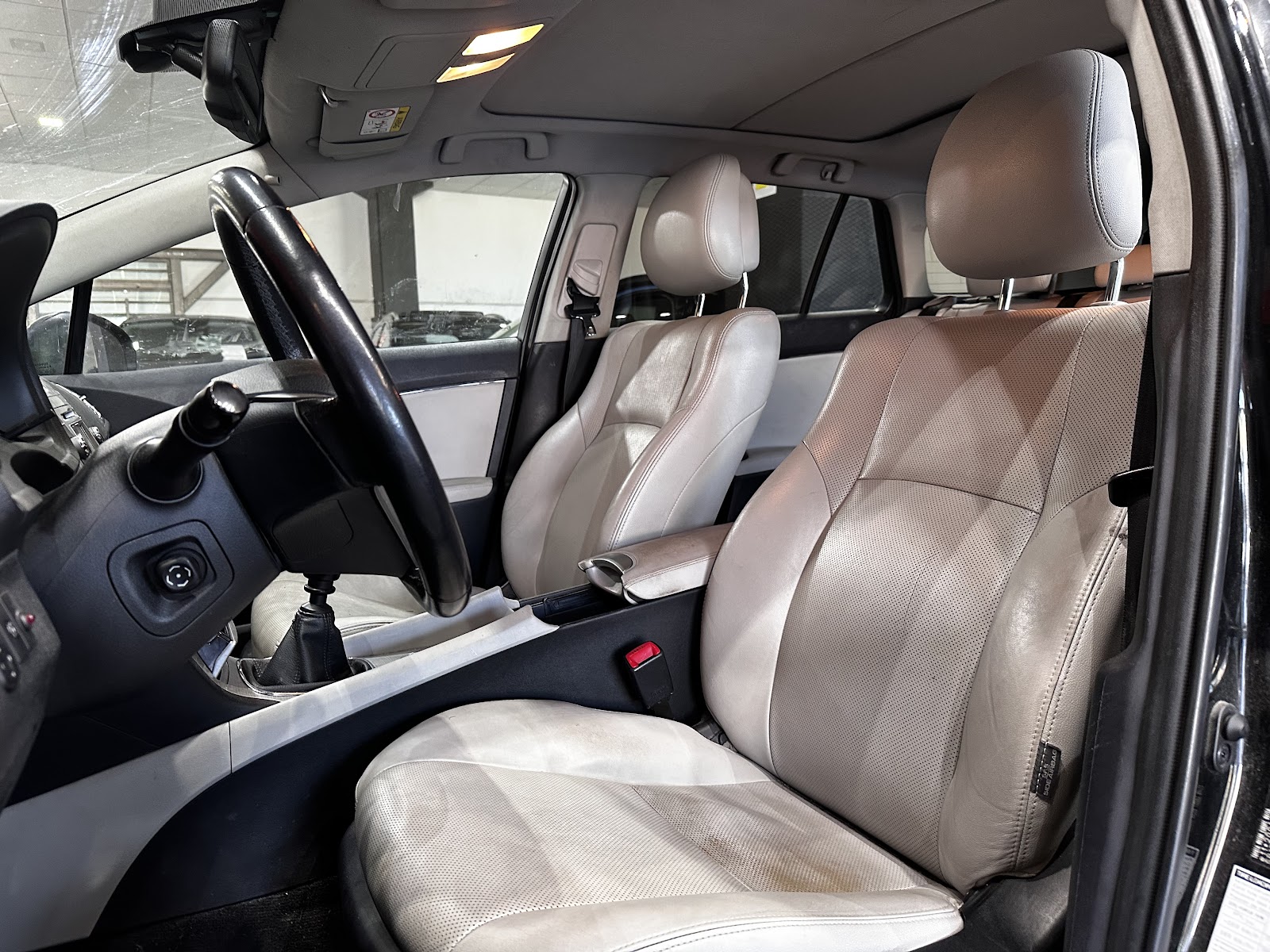 Foto 10 de TOYOTA AVENSIS 2013 en venta en CSV Motor VALDEFUENTES