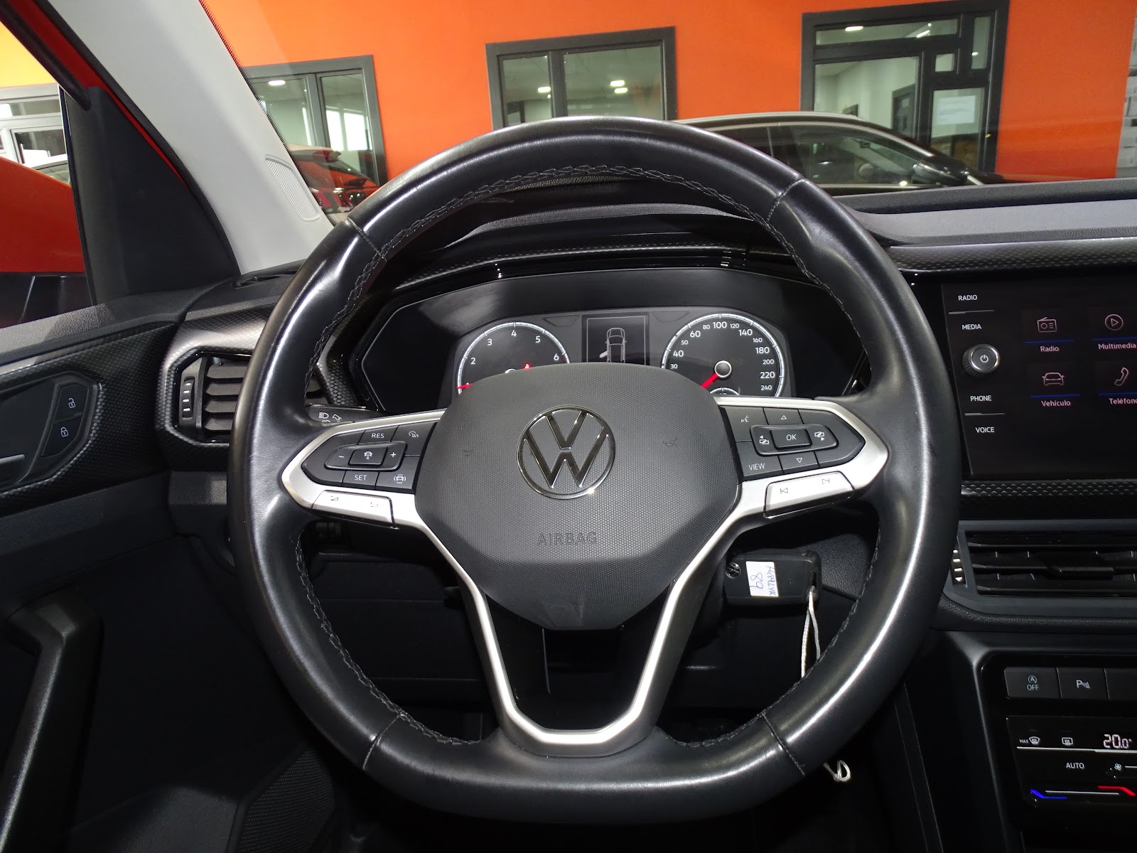 Foto 10 de VOLKSWAGEN T-CROSS 2023 en venta en CSV Motor