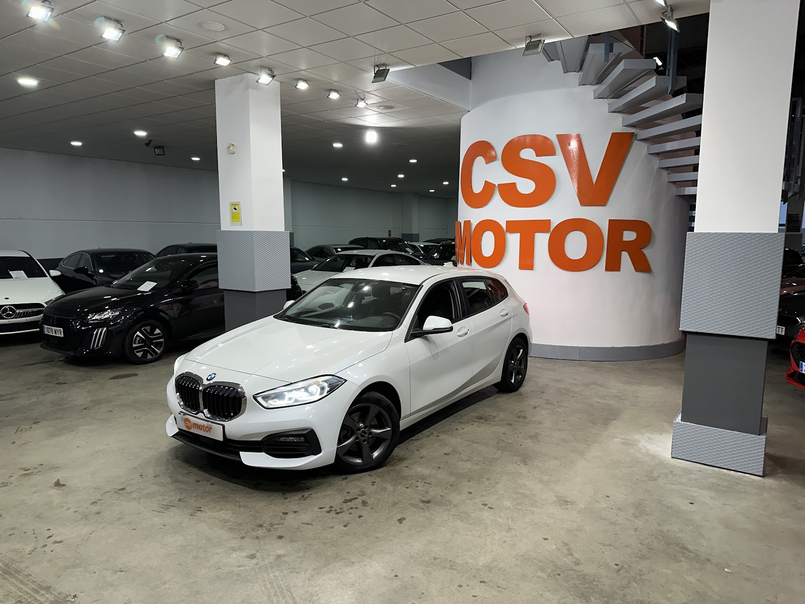 Foto 11 de BMW Serie 1 2023 en venta en CSV Motor VALDEFUENTES · color Blanco