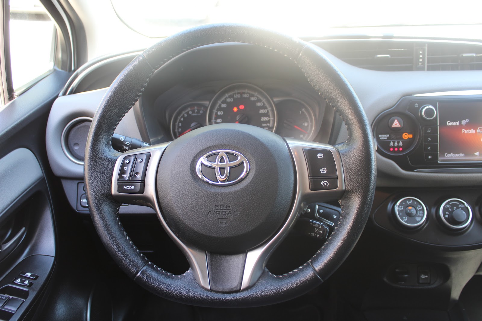 Foto 9 de TOYOTA YARIS 2016 en venta en CSV Motor VALDEFUENTES