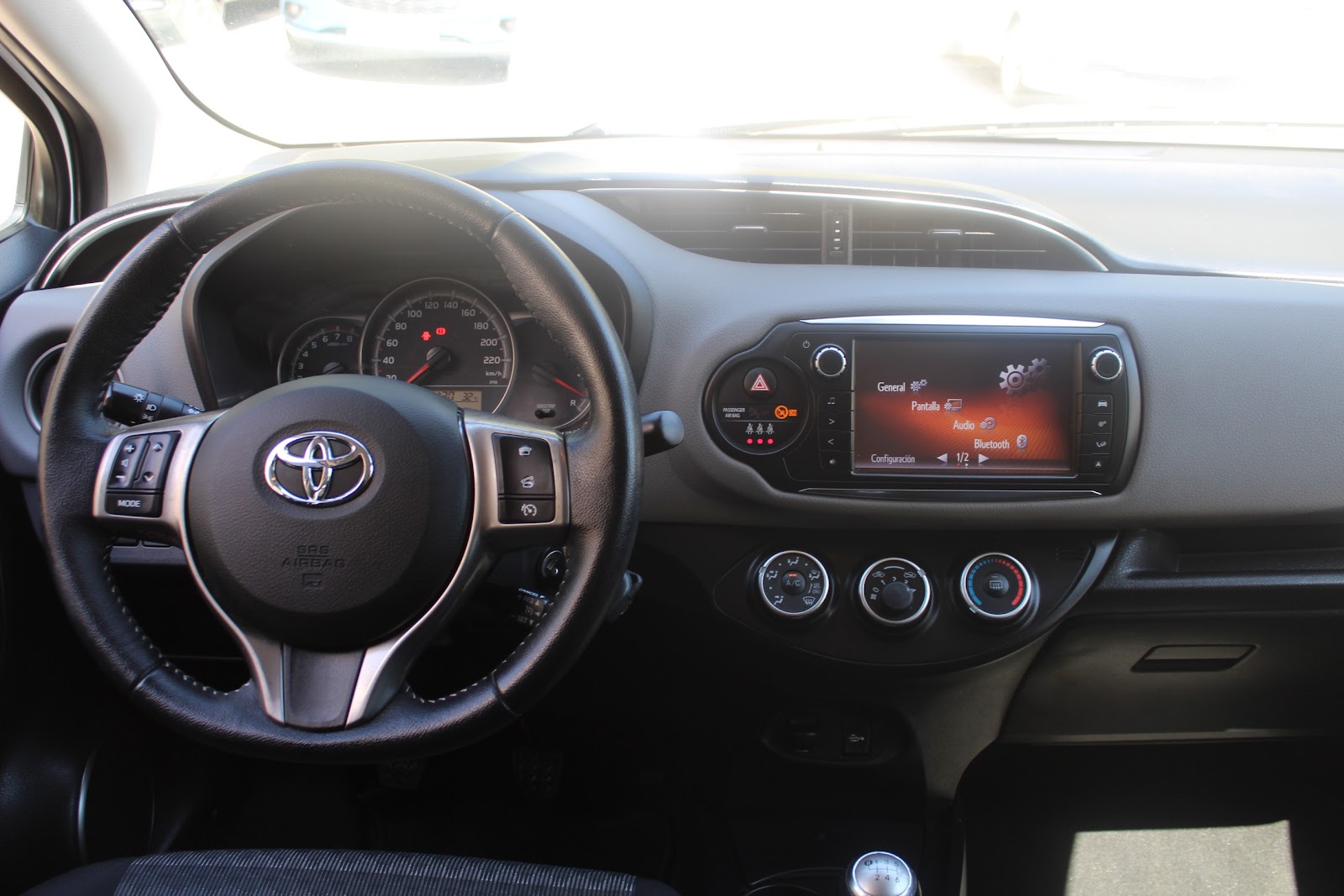 Foto 10 de TOYOTA YARIS 2016 en venta en CSV Motor VALDEFUENTES
