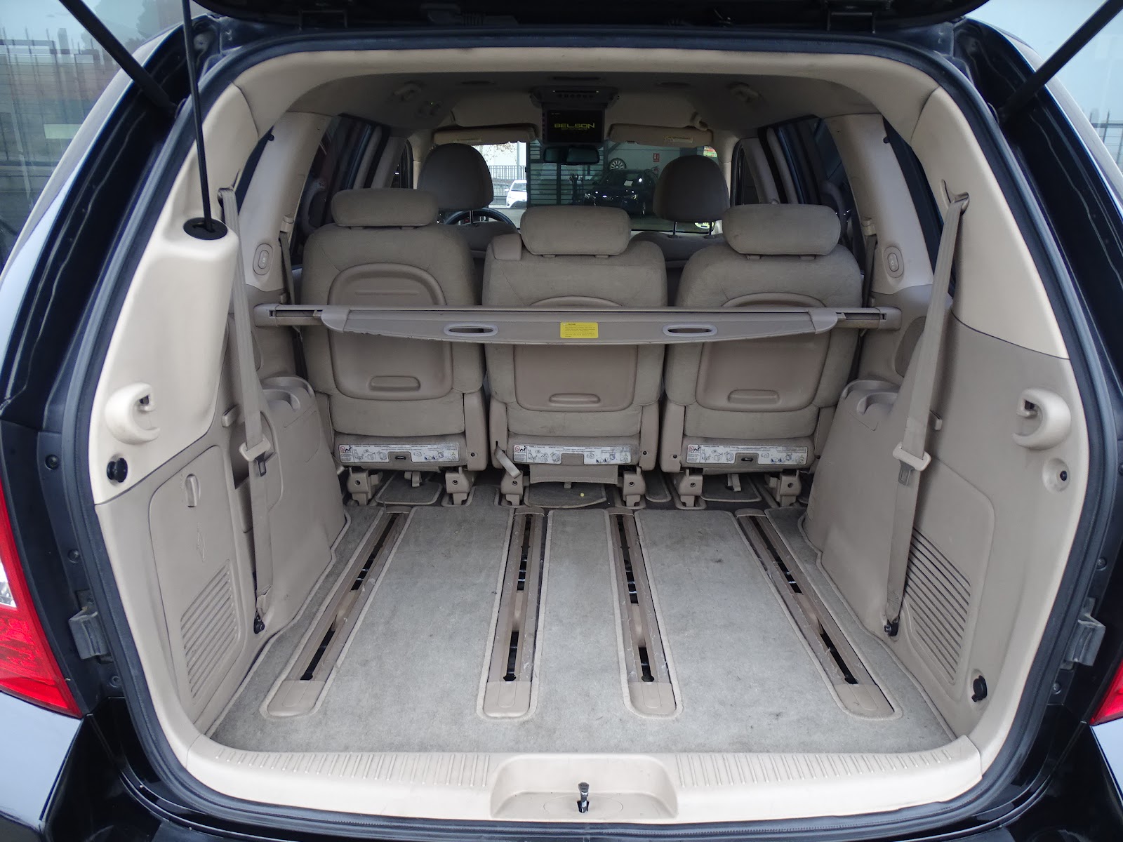 Foto 10 de KIA CARNIVAL 2009 en venta en CSV Motor VALDEFUENTES