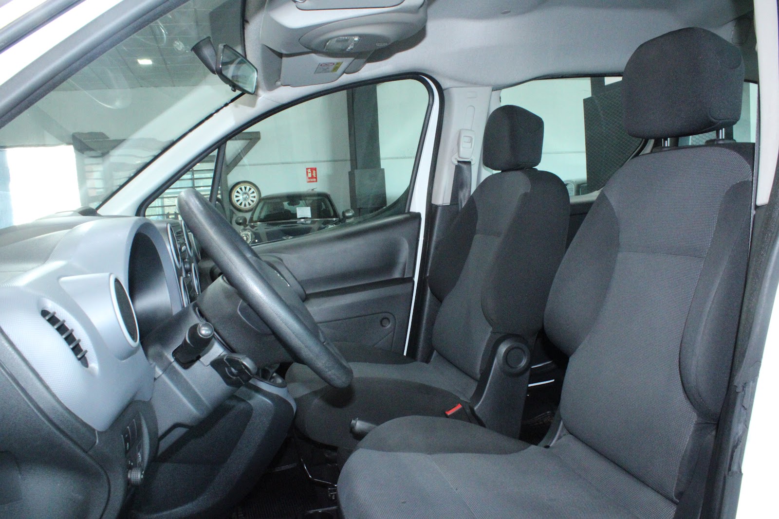 Foto 9 de PEUGEOT PARTNER 2017 en venta en CSV Motor VALDEFUENTES
