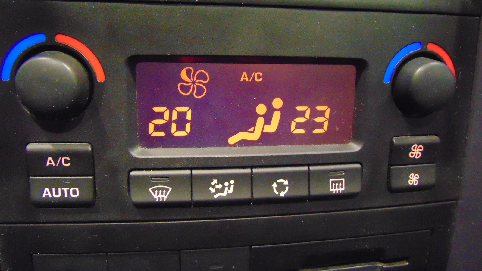 Foto 14 de PEUGEOT 207 2008 en venta en CSV Motor VALDEFUENTES