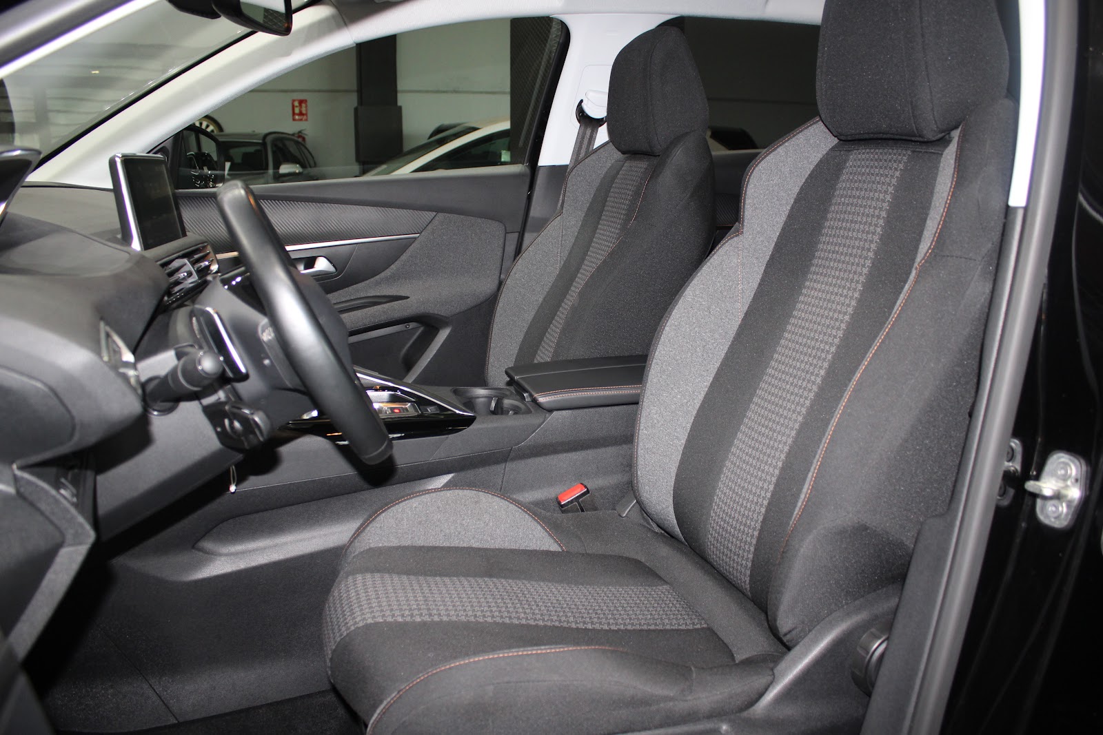 Foto 7 de PEUGEOT 3008 2019 en venta en CSV Motor VALDEFUENTES