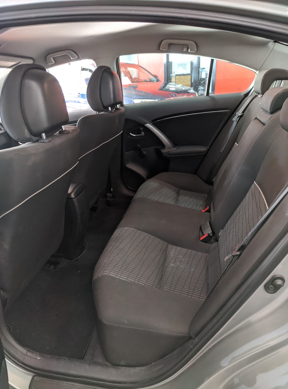 Foto 9 de TOYOTA AVENSIS 2012 en venta en CSV Motor VALDEFUENTES